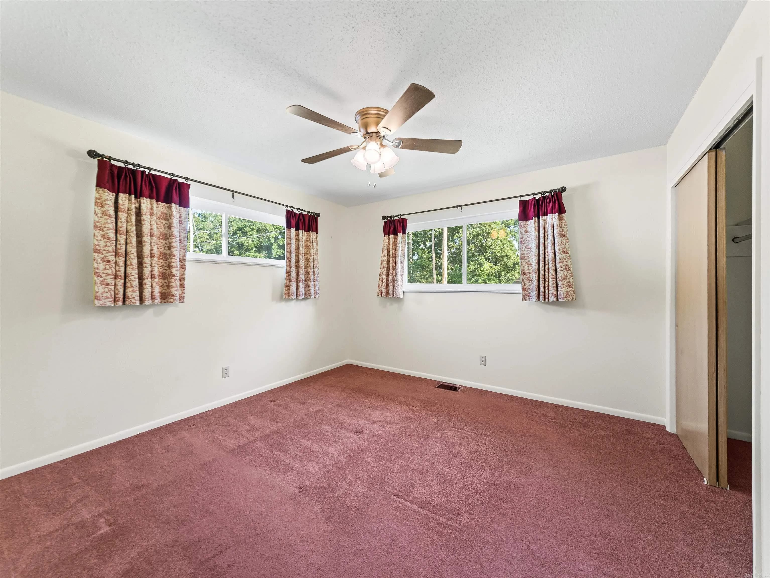 Property at 417  Lakeshore - Image 20