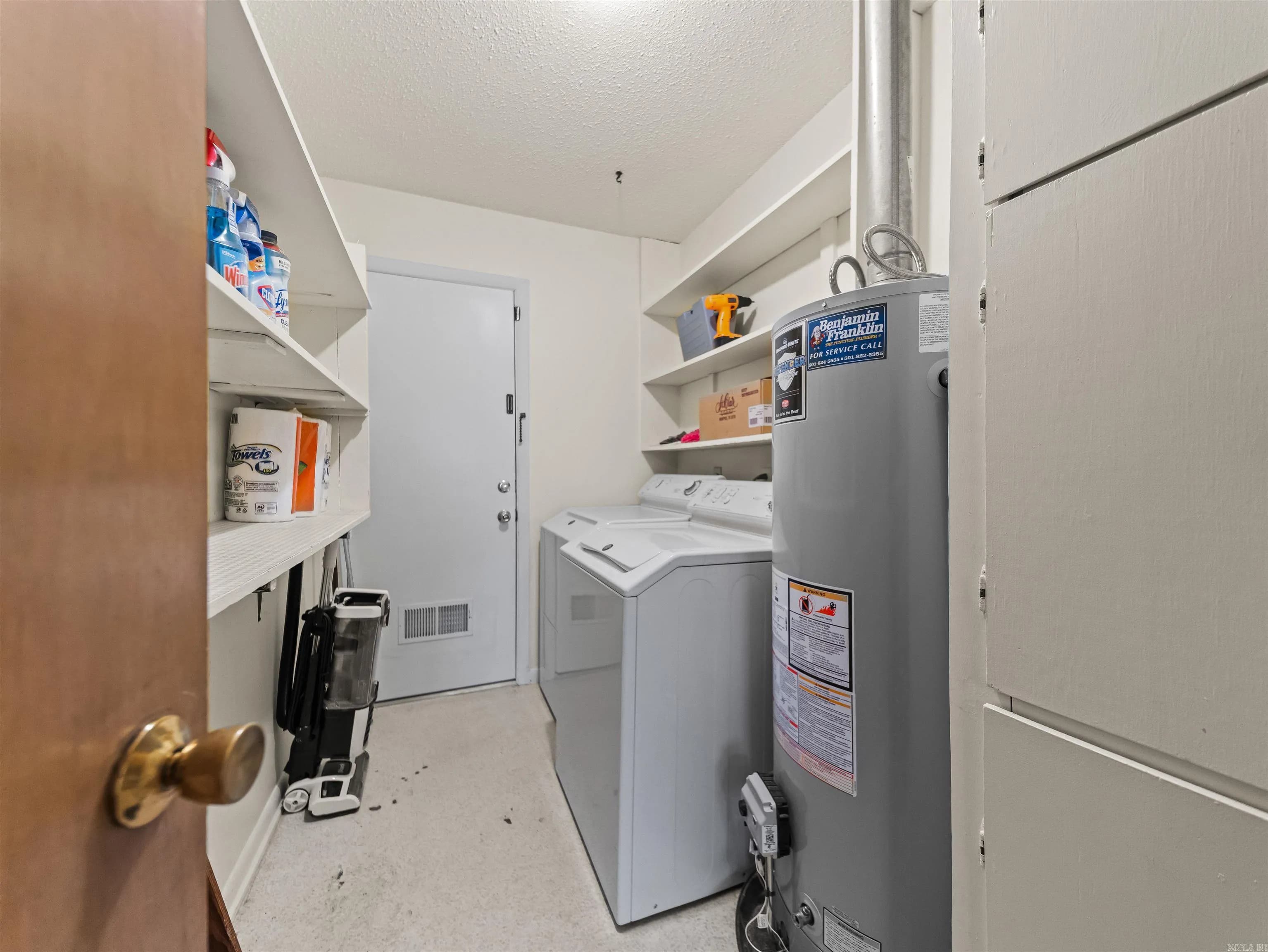 Property at 417  Lakeshore - Image 17