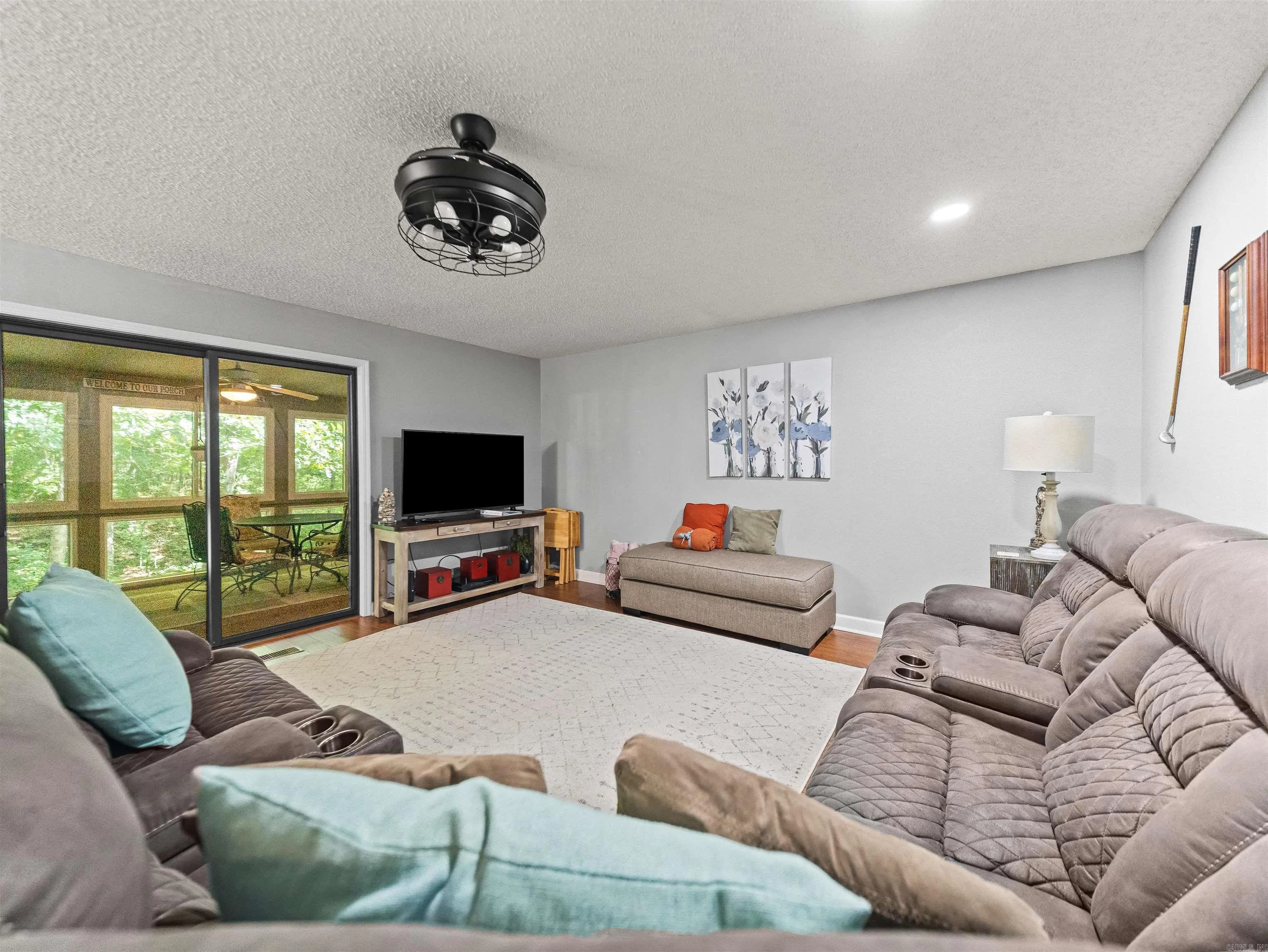 Property at 44  Esmeralda - Image 11