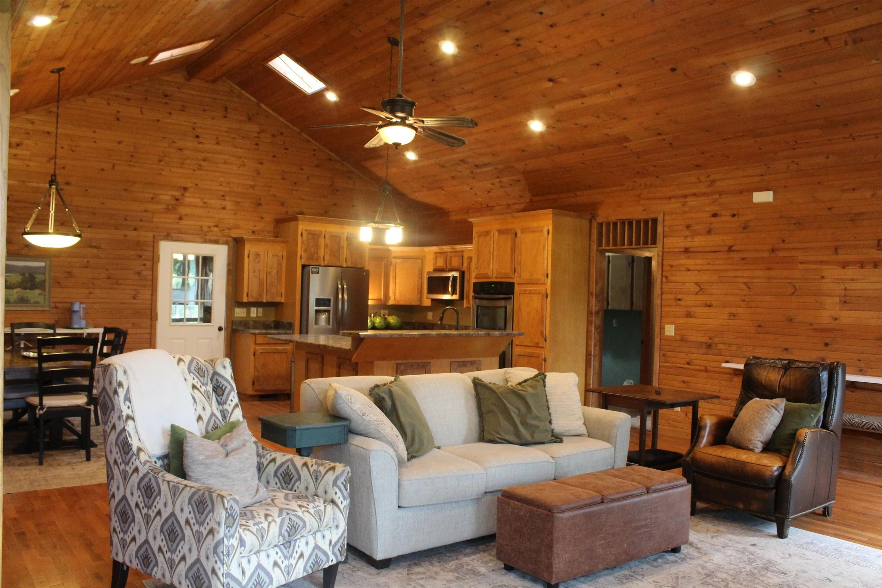 Property at 102  Clella ct. - Image 15