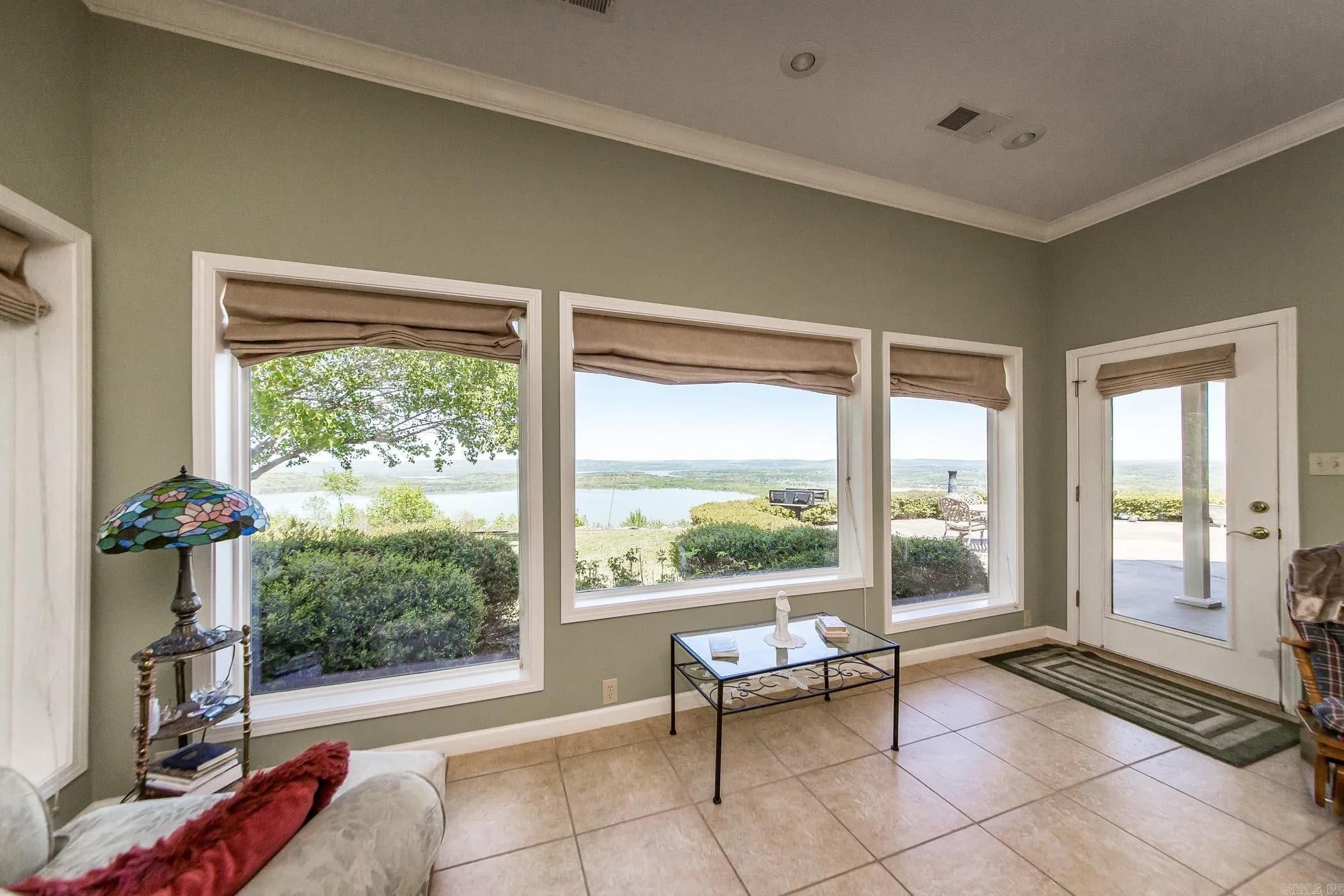 Property at 450  Cliffview - Image 15