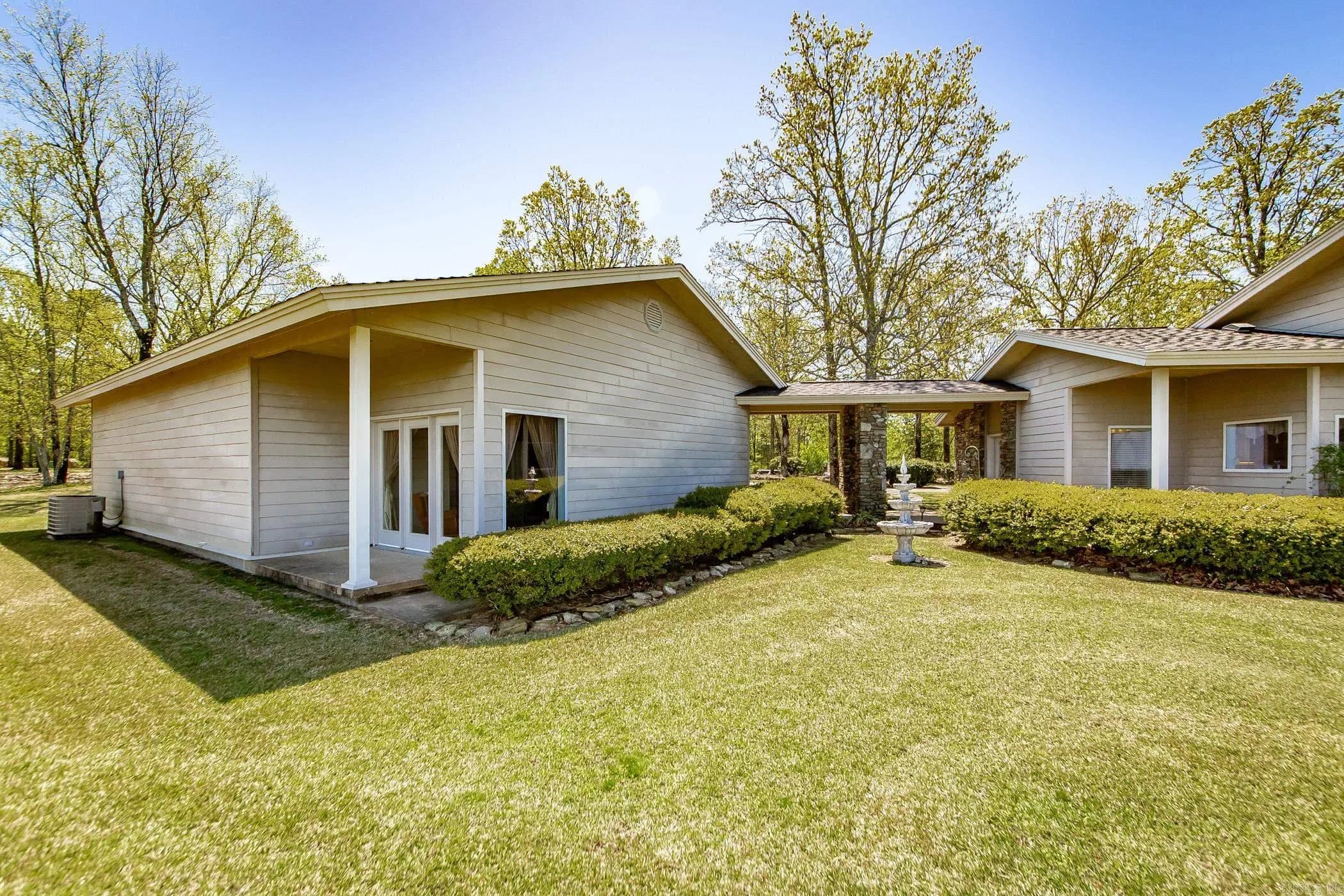 Property at 450  Cliffview - Image 33