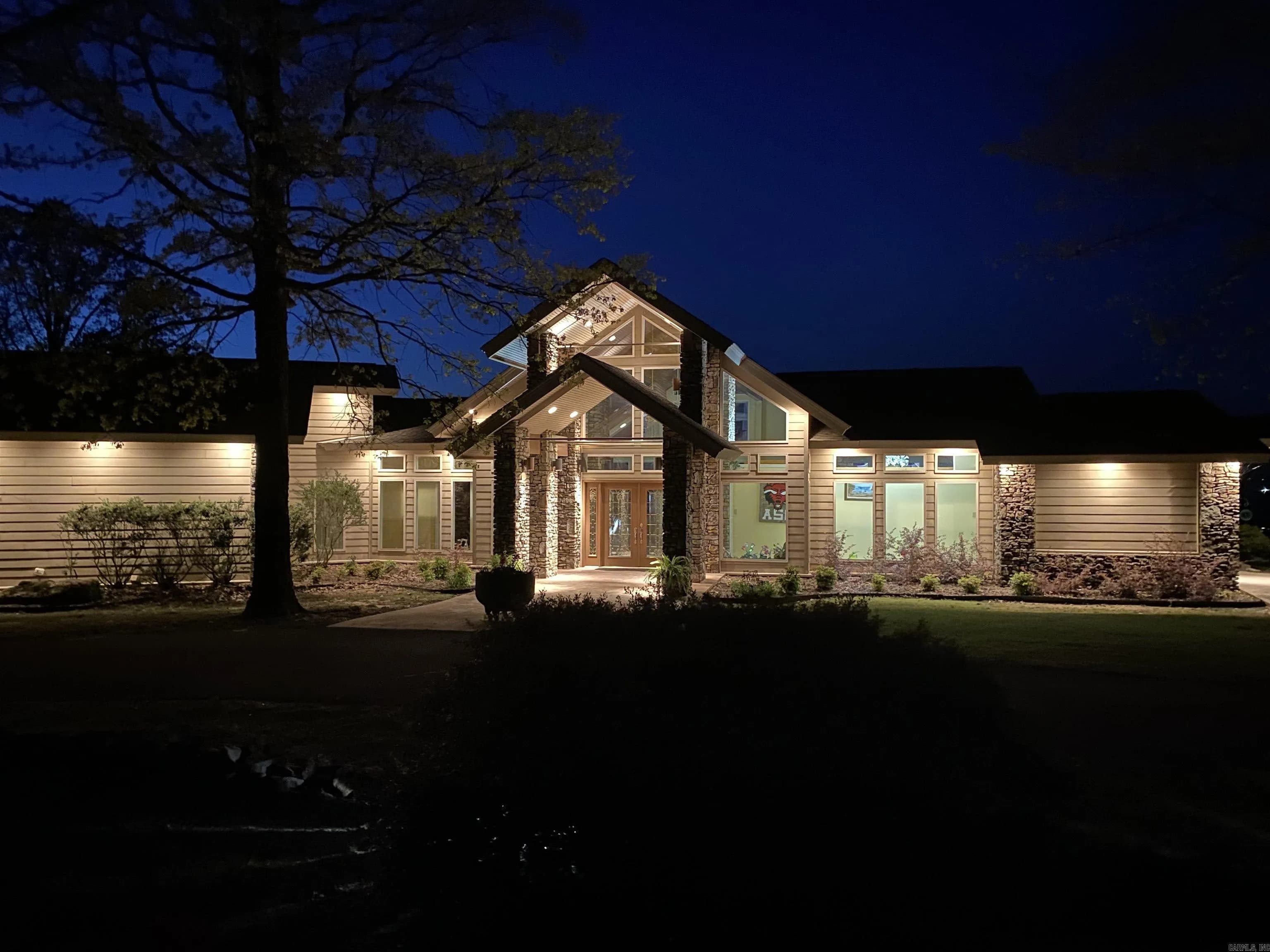 Property at 450  Cliffview - Image 40