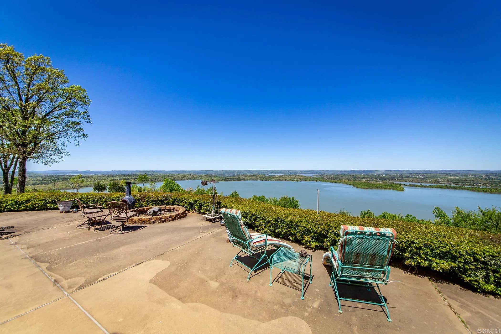 Property at 450  Cliffview - Image 31