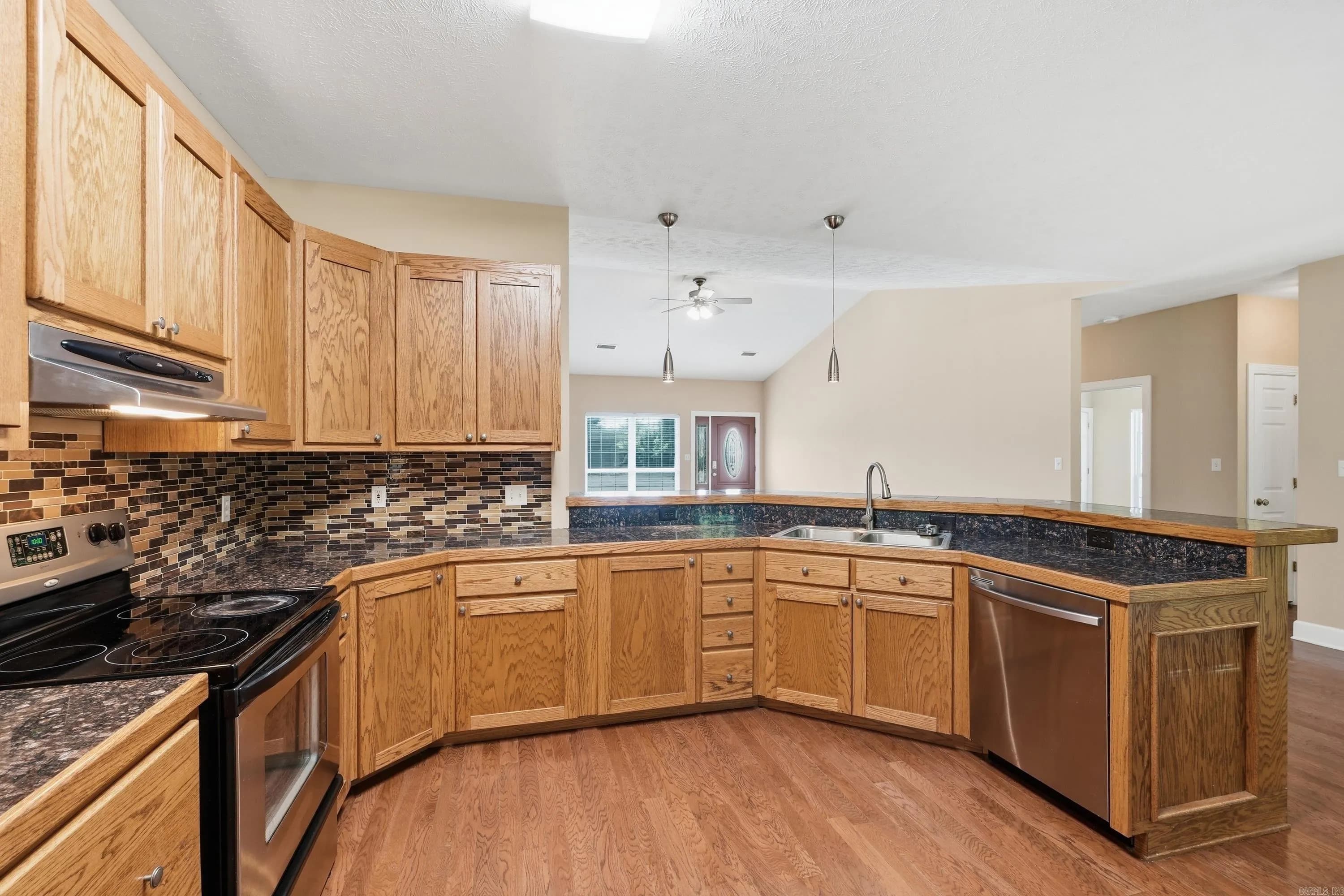 Property at 55  Waterloo - Image 12