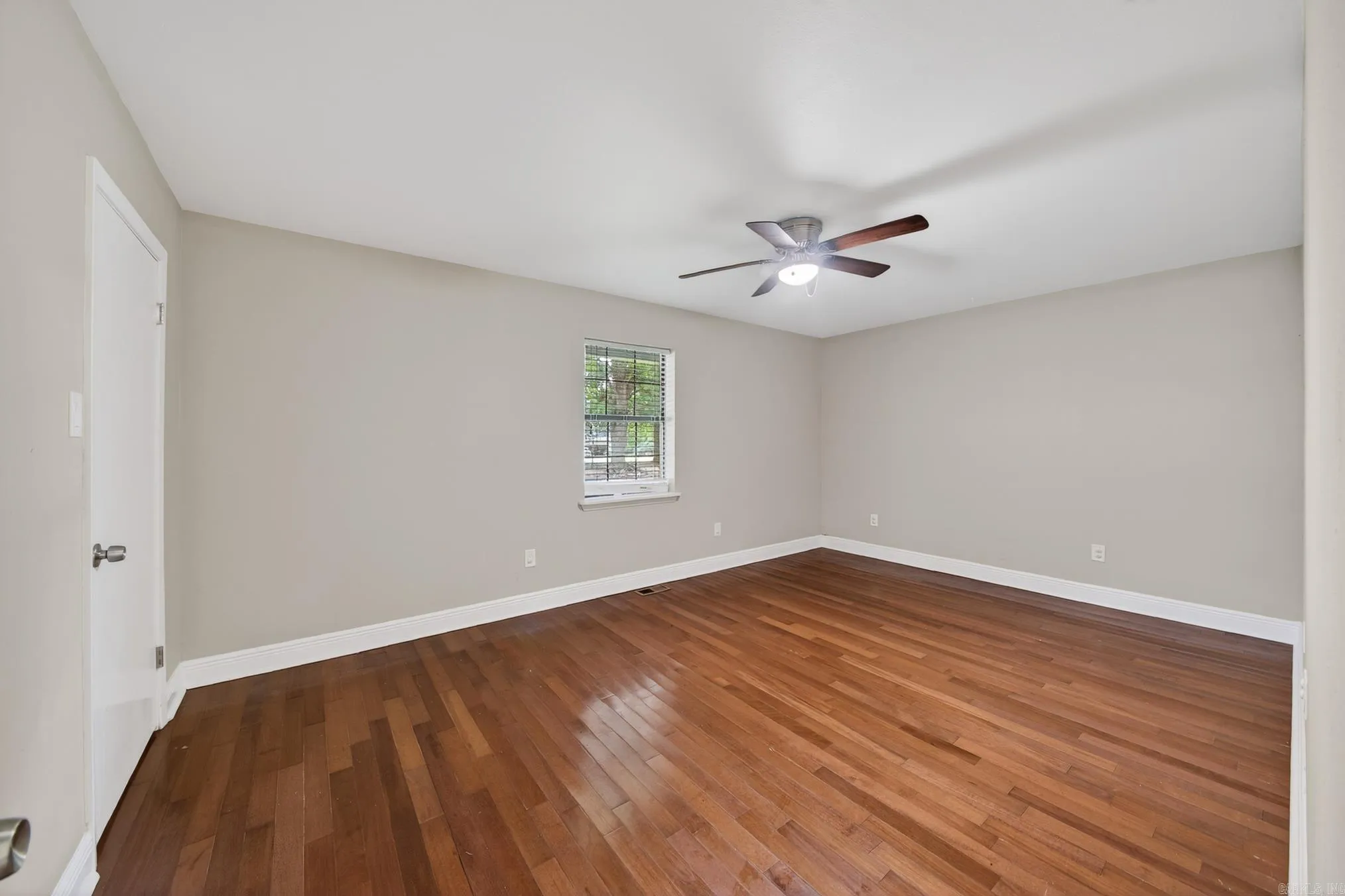 Property at 214  Pin oak - Image 22