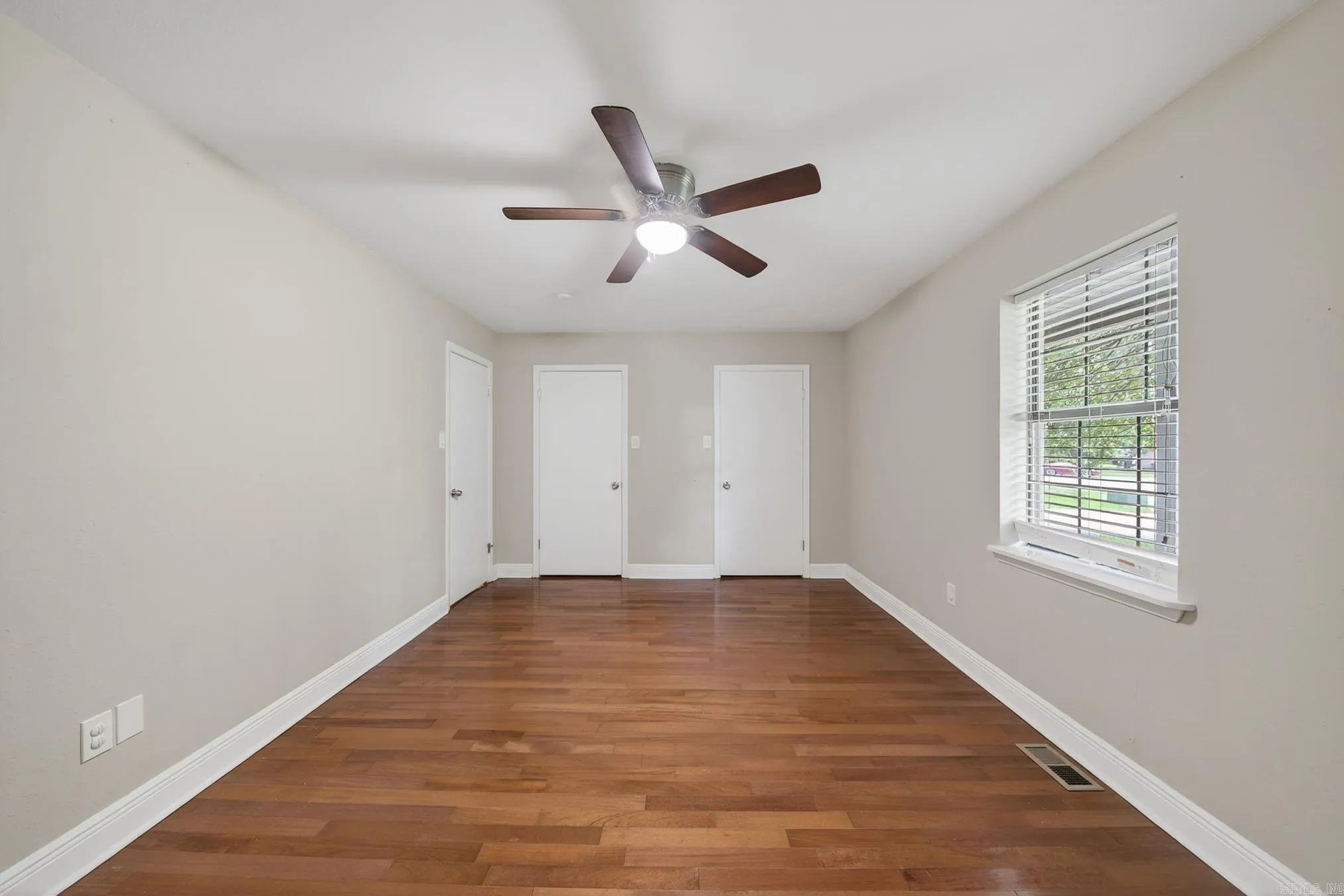 Property at 214  Pin oak - Image 24
