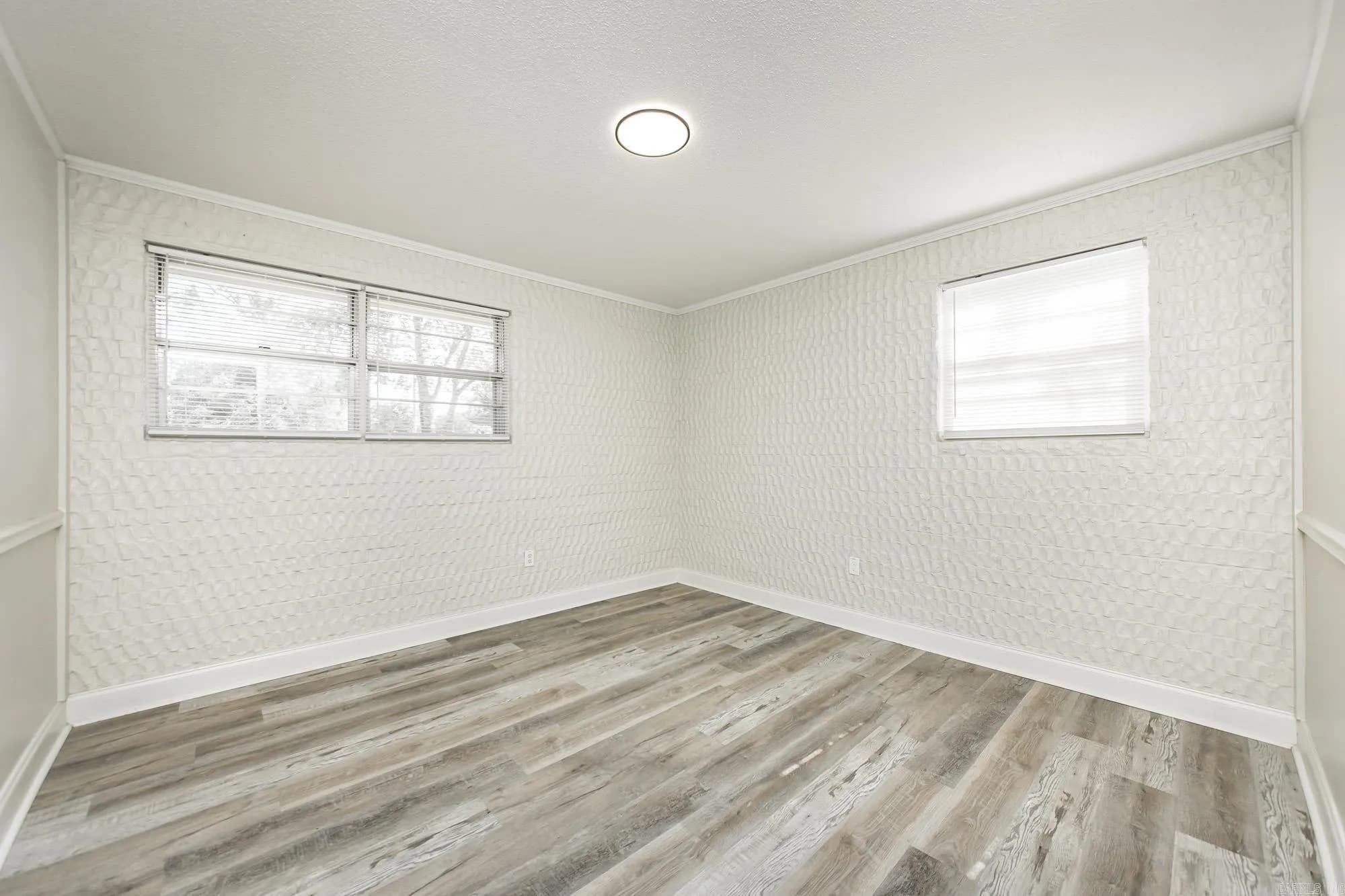 Property at 2112  Lancelot - Image 23