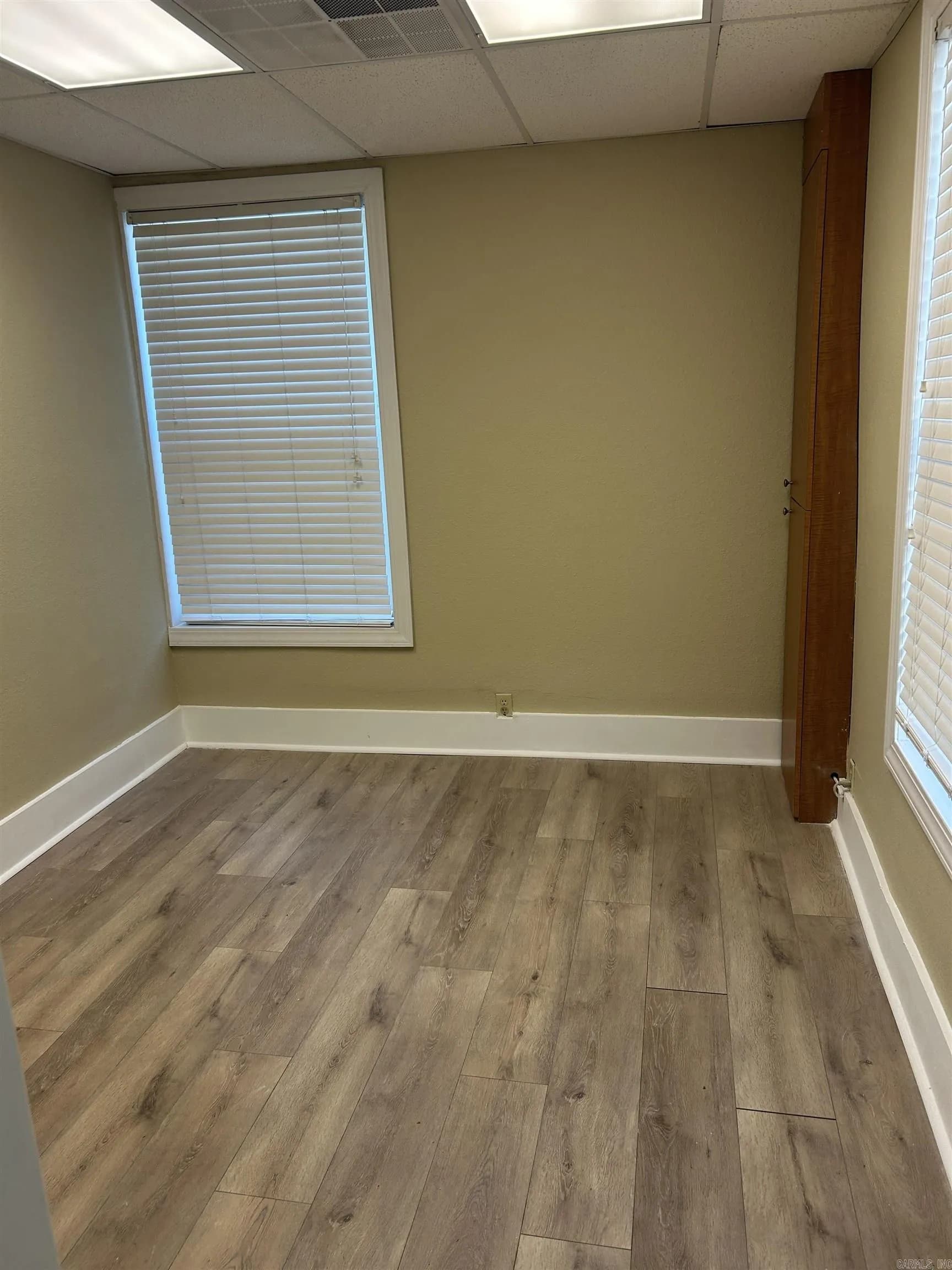 Property at 121 N Center - Image 15