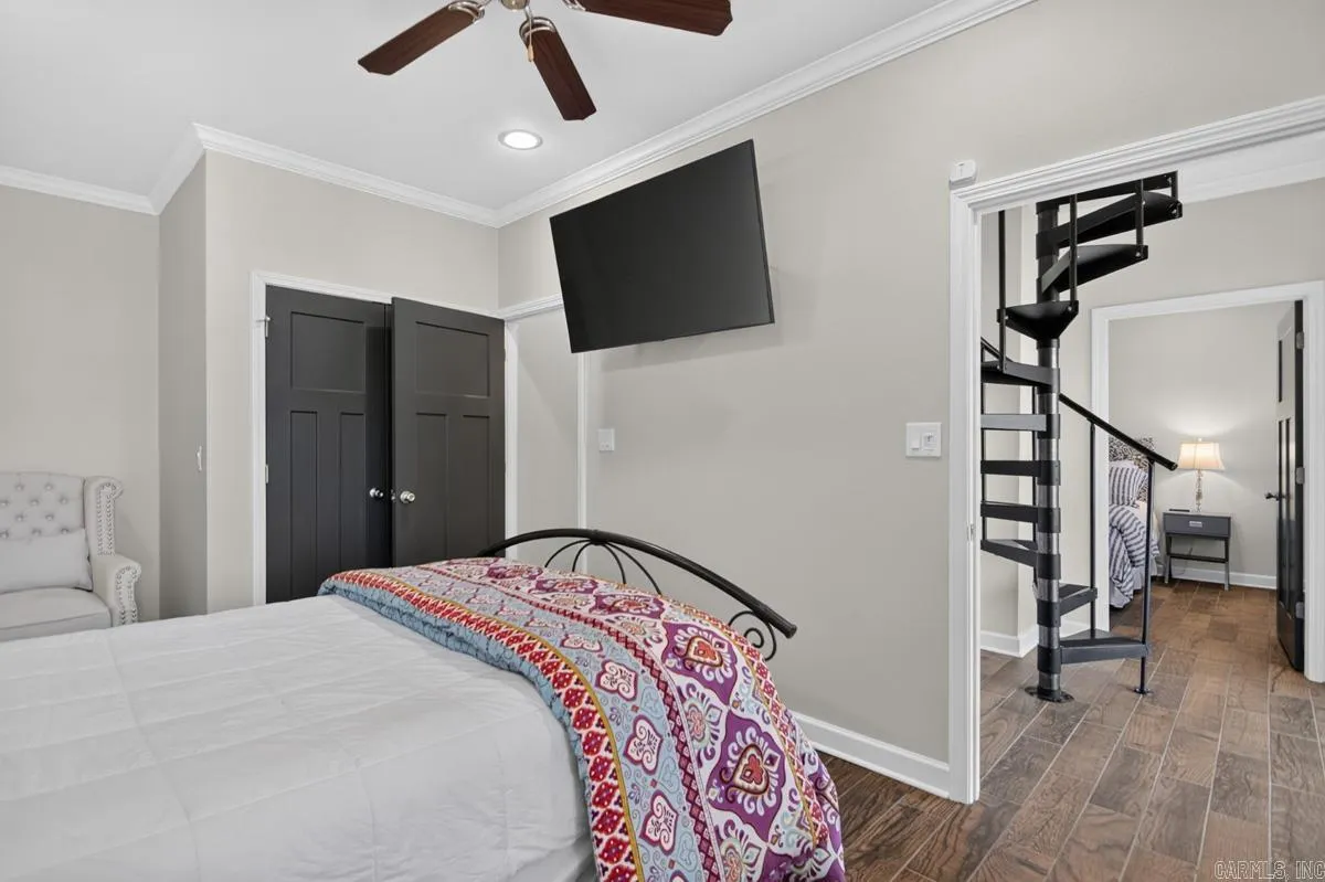 Property at 119  Gregory - Image 40