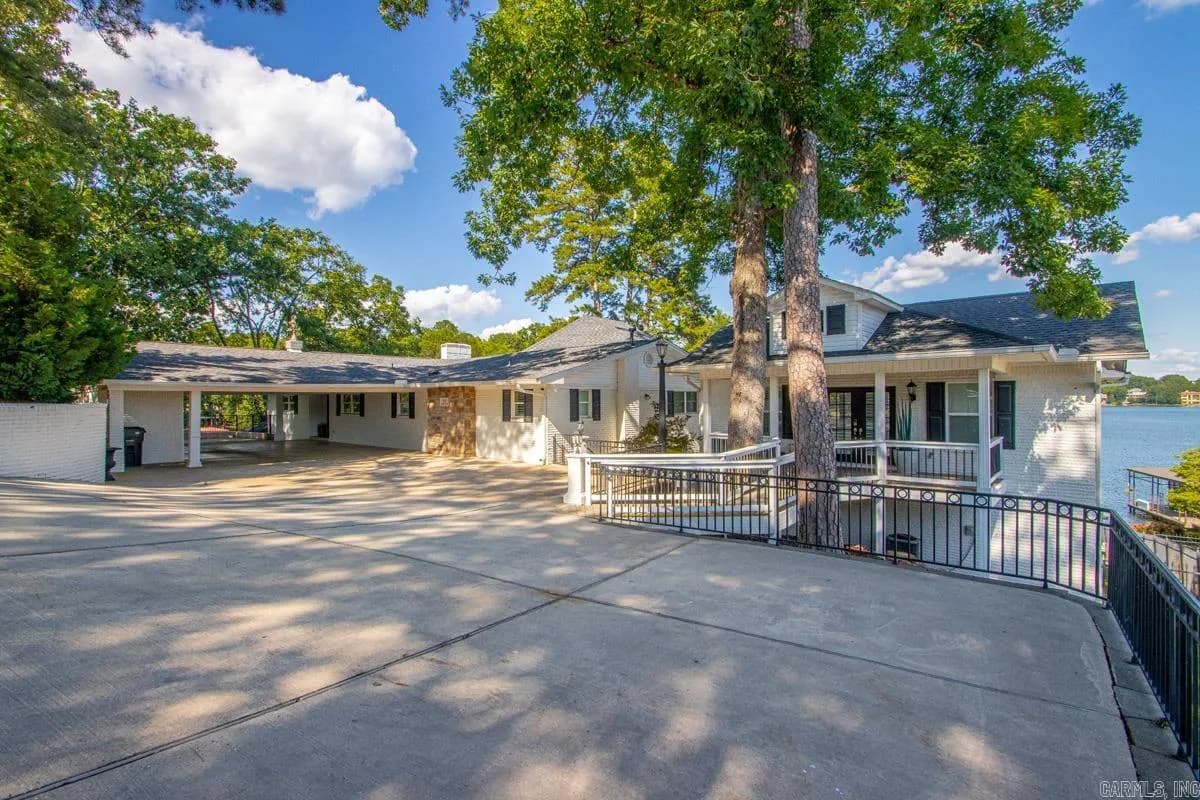 Property at 119  Gregory - Image 4