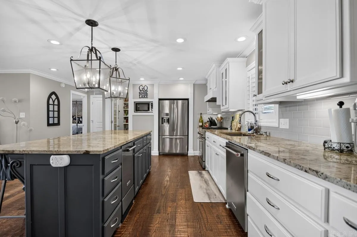 Property at 119  Gregory - Image 11