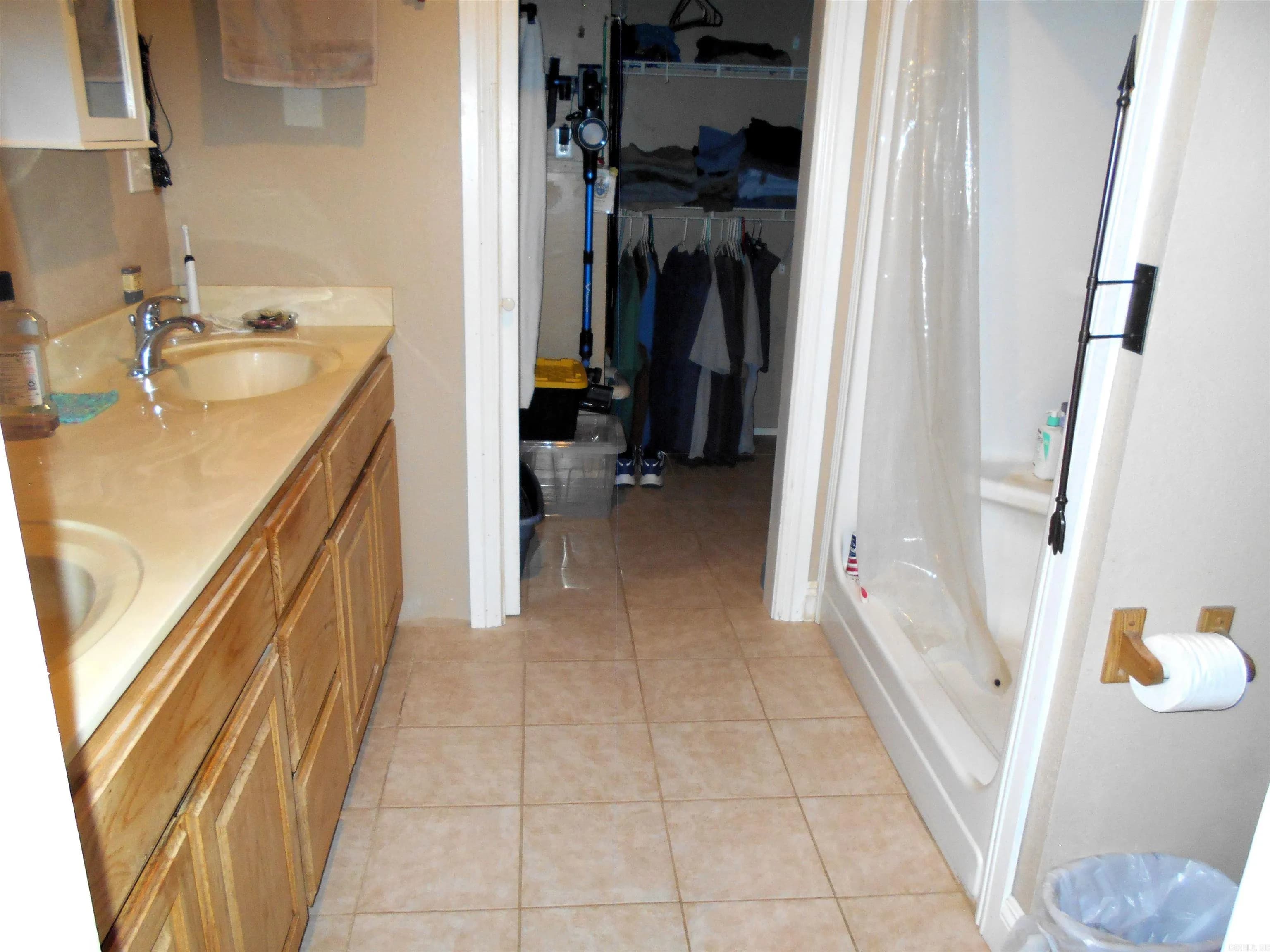 Property at 117  Old millwood - Image 38