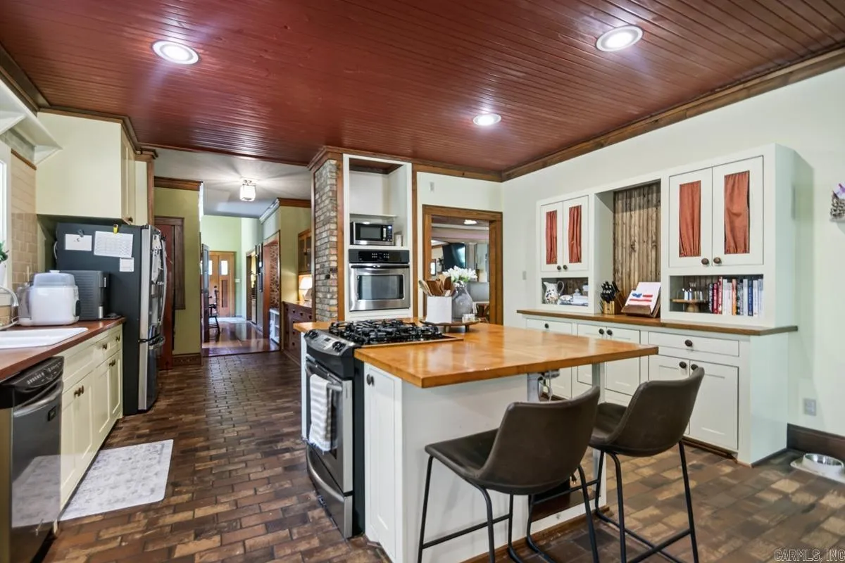 Property at 990  Buckwood - Image 11