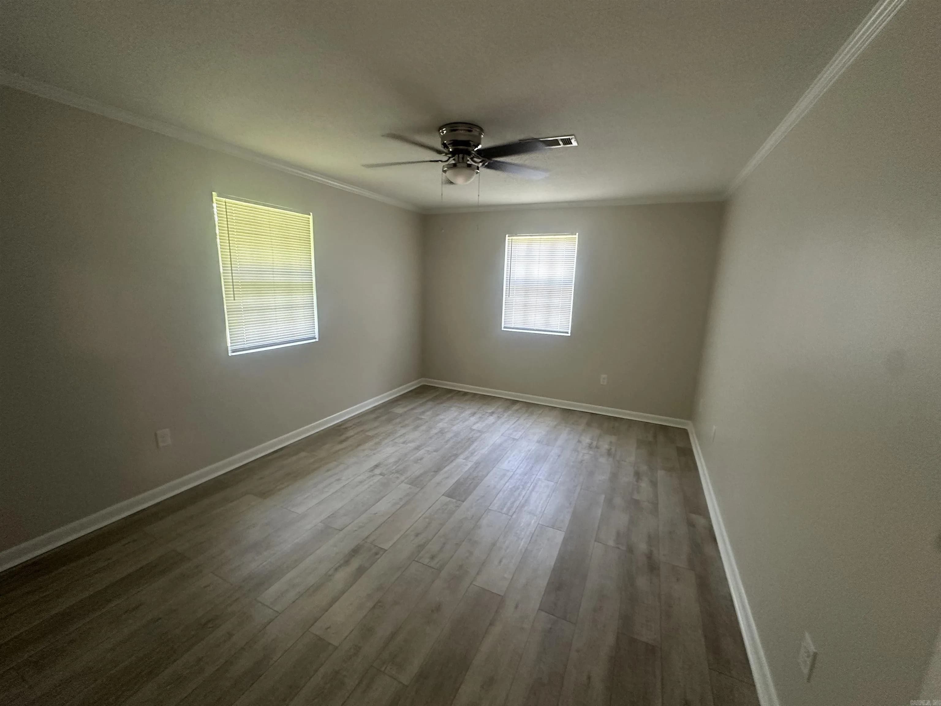 Property at 120  Apache - Image 17