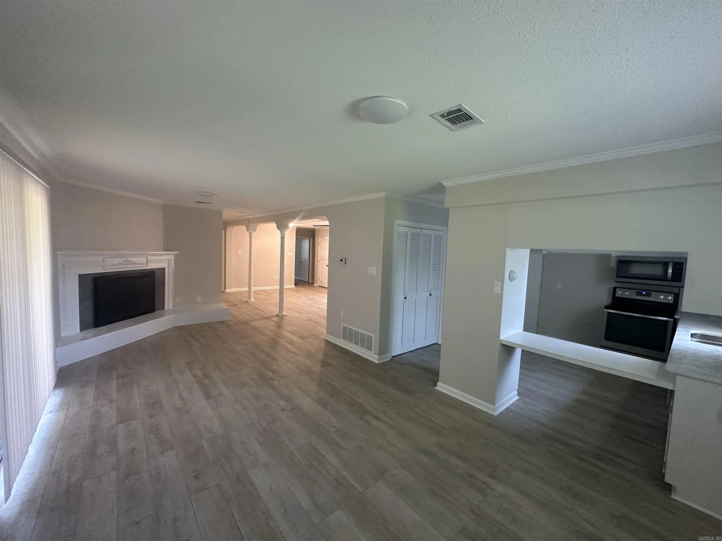 Property at 120  Apache - Image 7