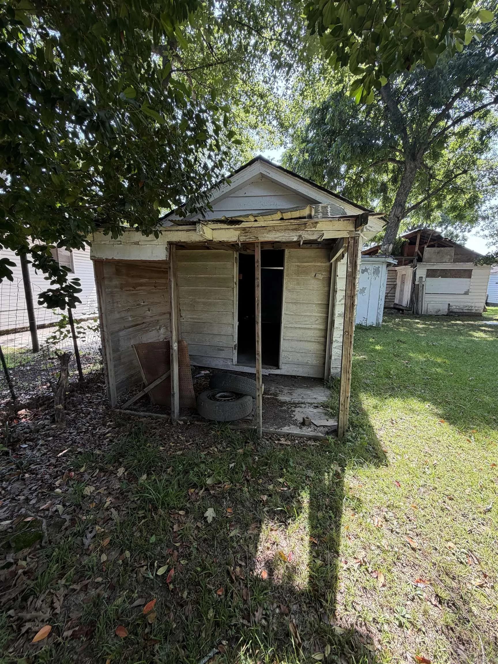Property at 1926 S Olive - Image 20