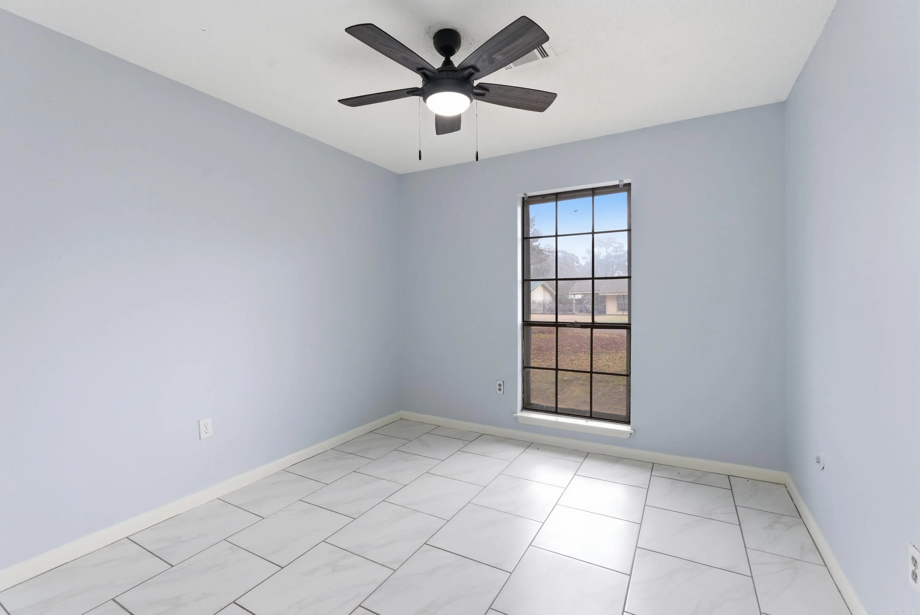 Property at 207  Fairway - Image 19