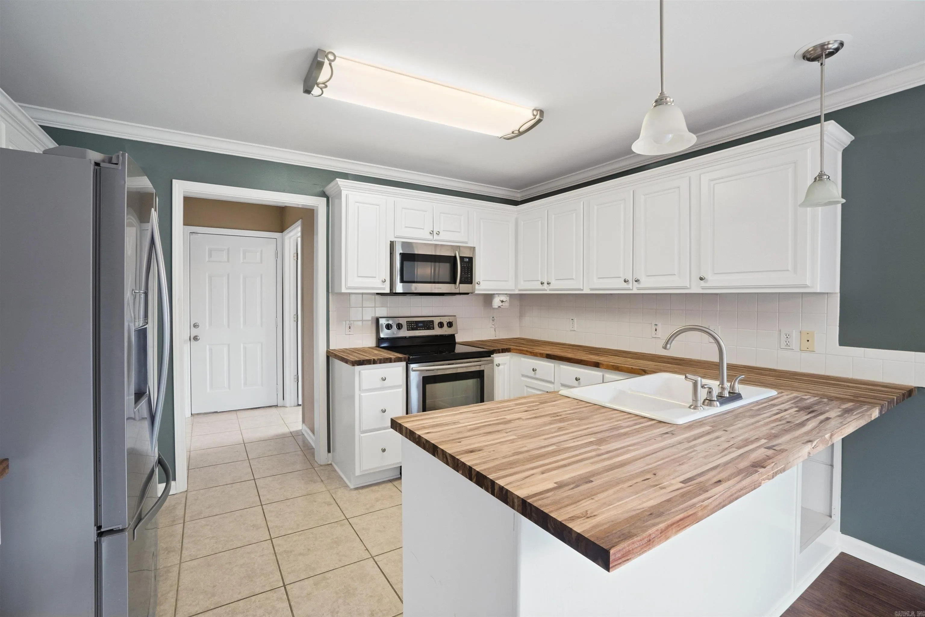 Property at 49  Emerald - Image 10