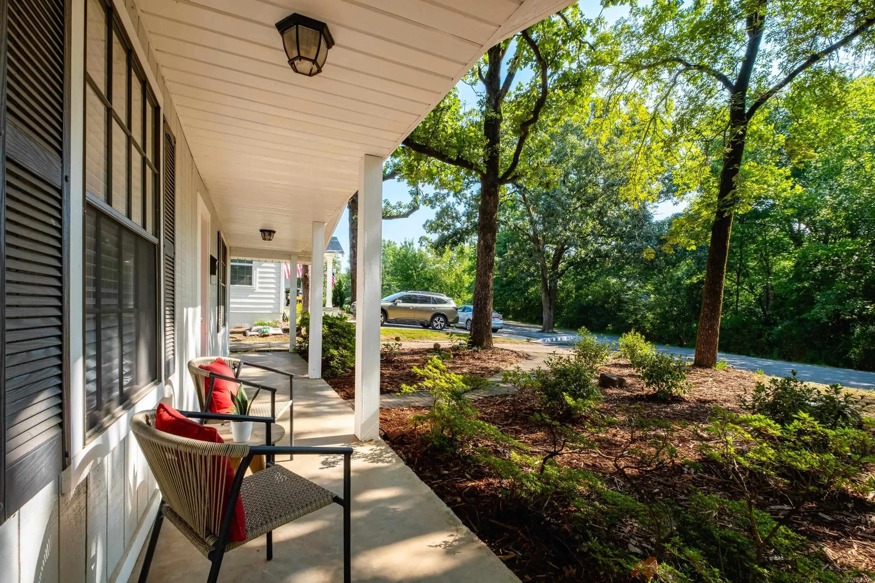 Property at 708 N Taylor - Image 4