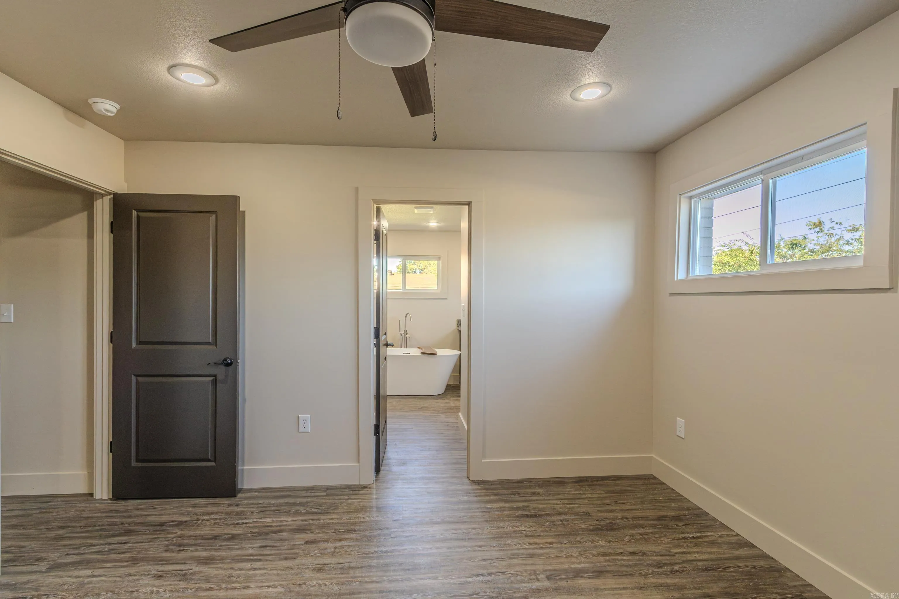 Property at 1811  Magnolia - Image 24
