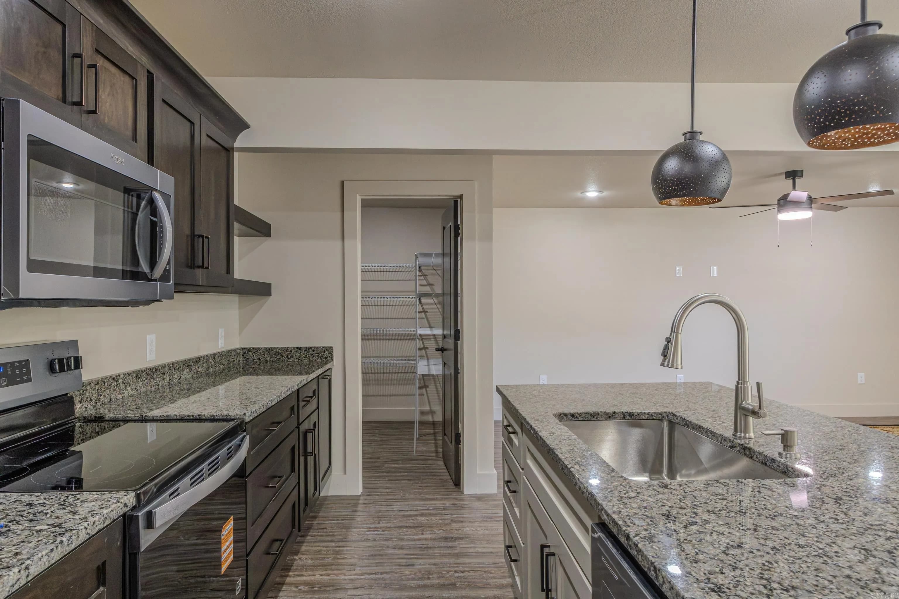 Property at 1811  Magnolia - Image 7