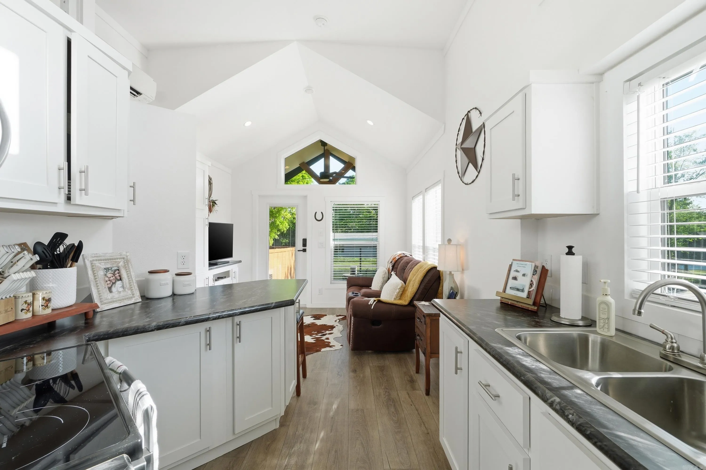 Property at 24  Mountain grove - Image 15