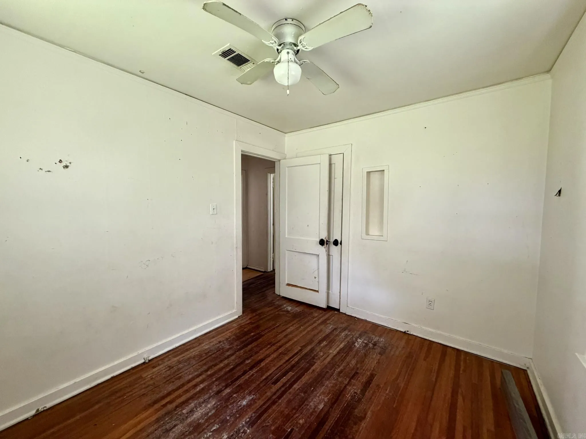 Property at 509  Gordon - Image 13