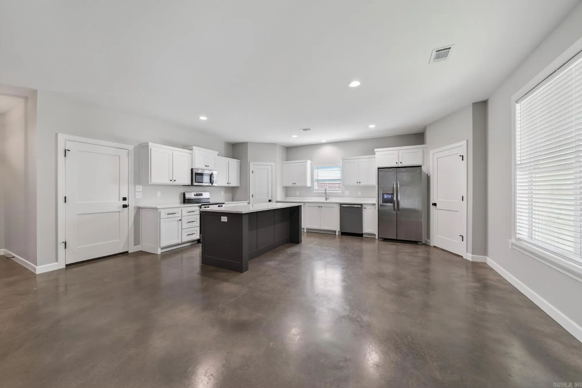 Property at 513  Crepe myrtle - Image 13