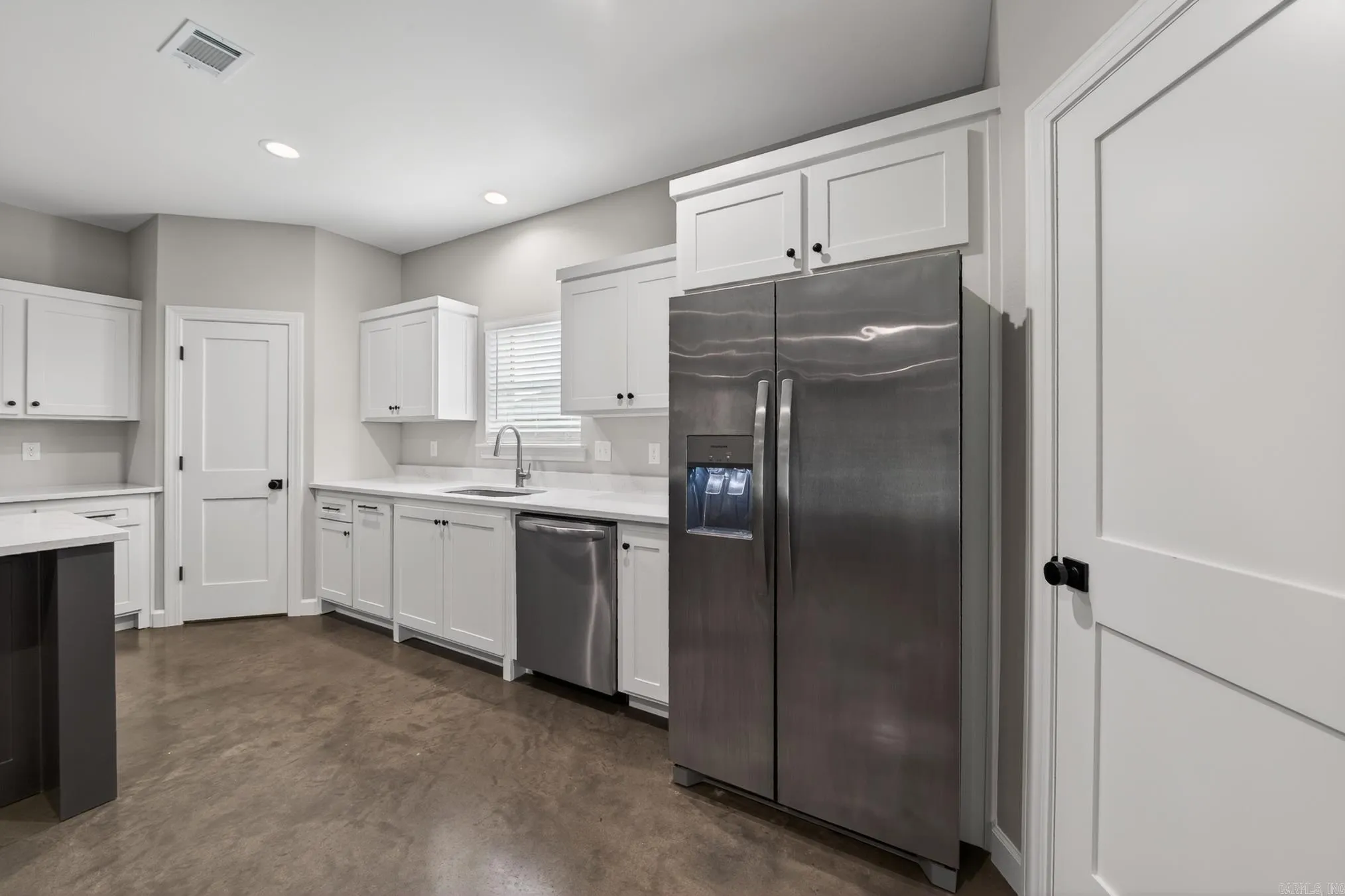 Property at 513  Crepe myrtle - Image 21