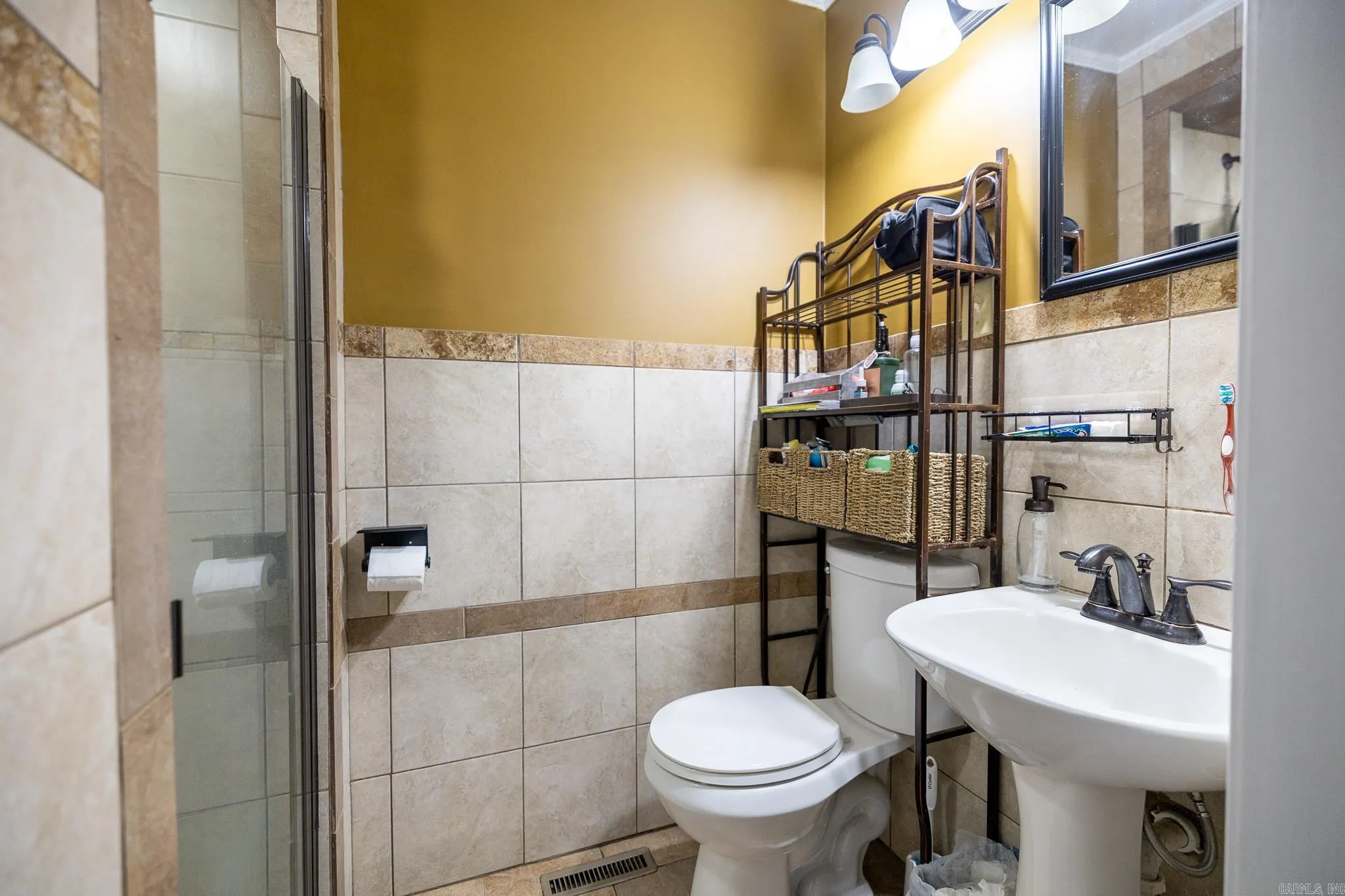 Property at 1305  Columbia - Image 29