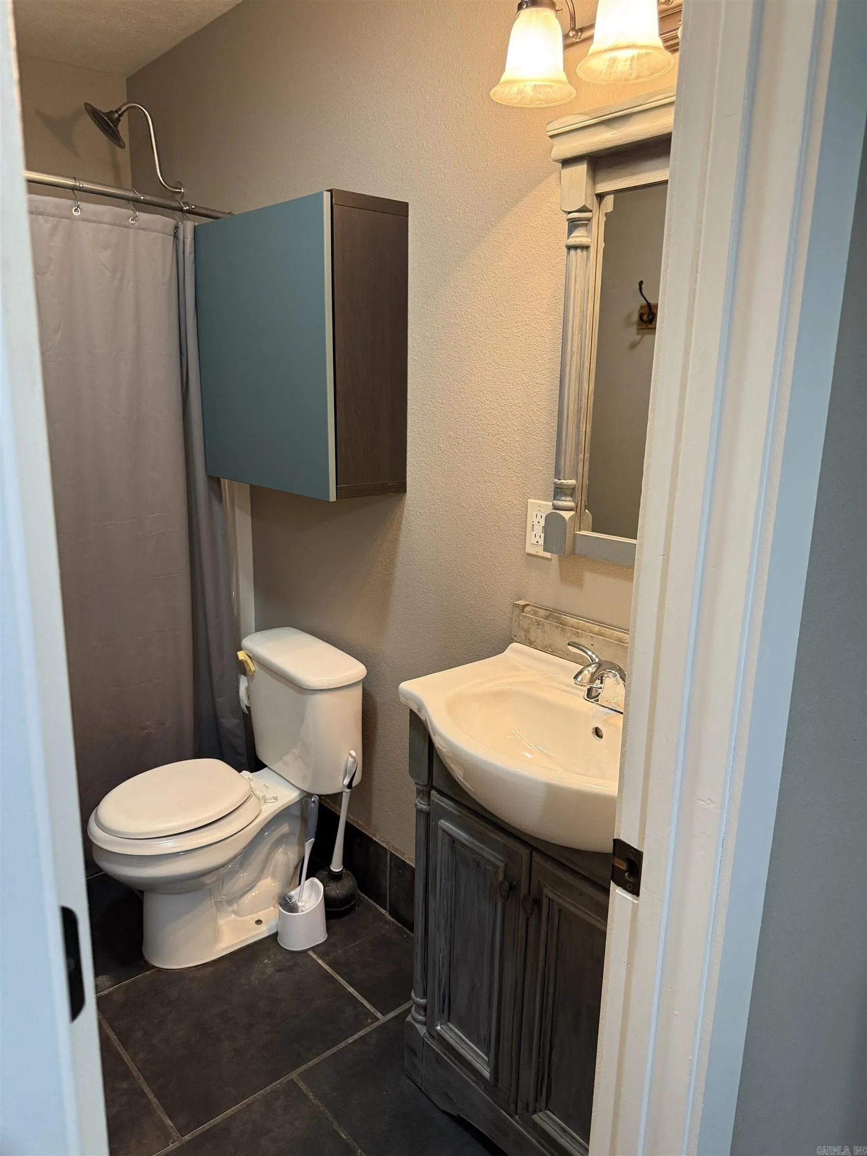 Property at 208  Princeton - Image 10