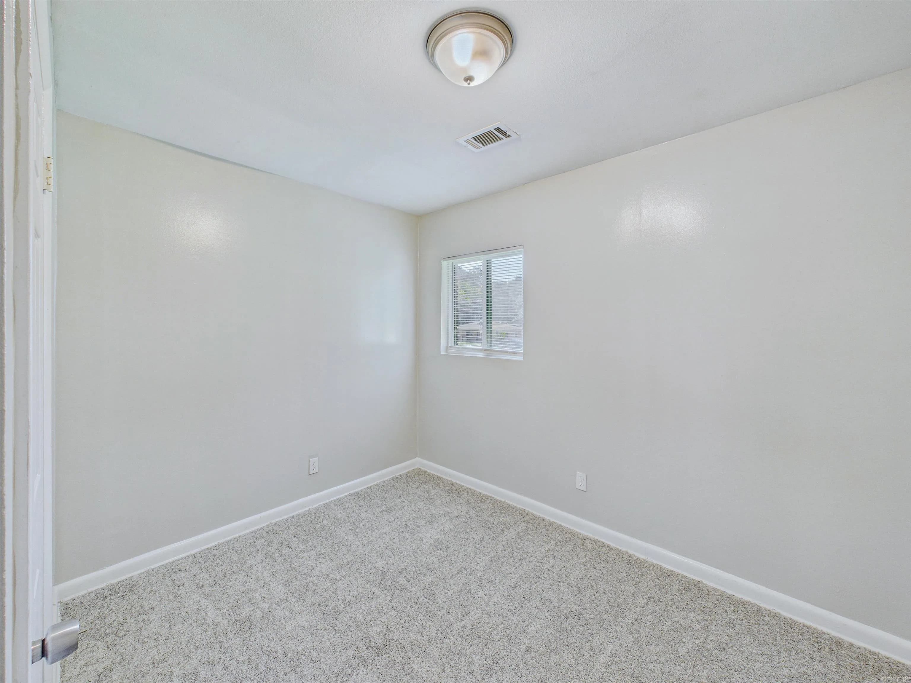 Property at 2816  Boyd - Image 13
