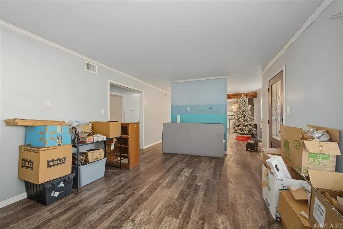 Property at 806 W 15th - Image 27
