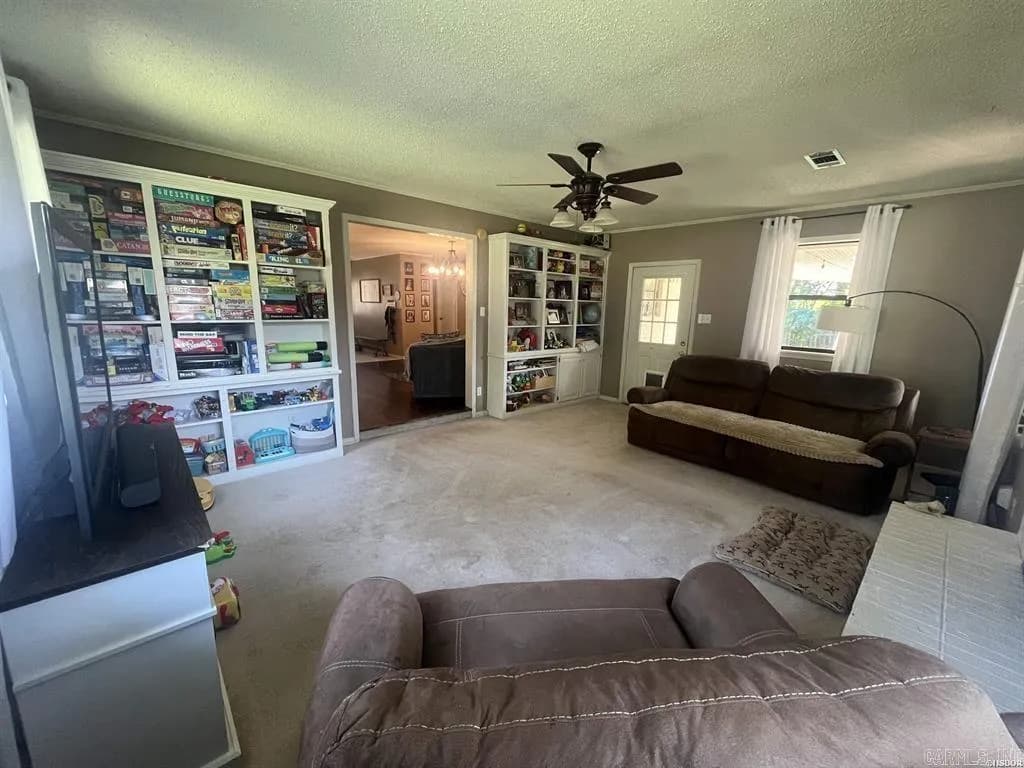 Property at 402  Riley - Image 16