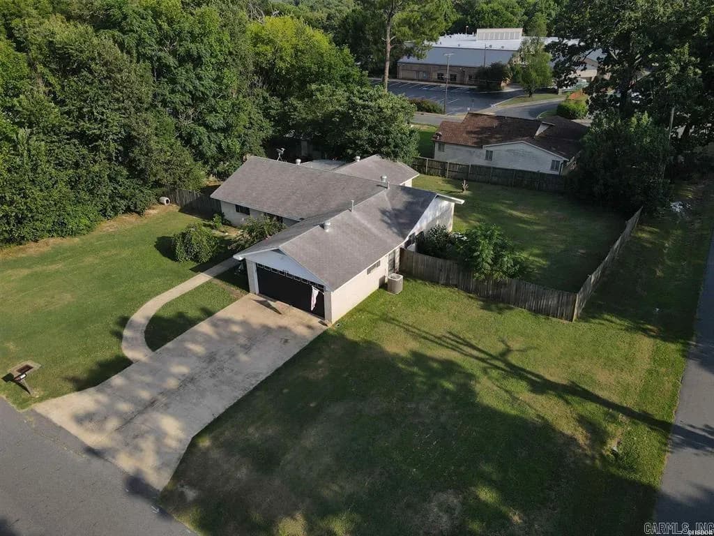 Property at 402  Riley - Image 2