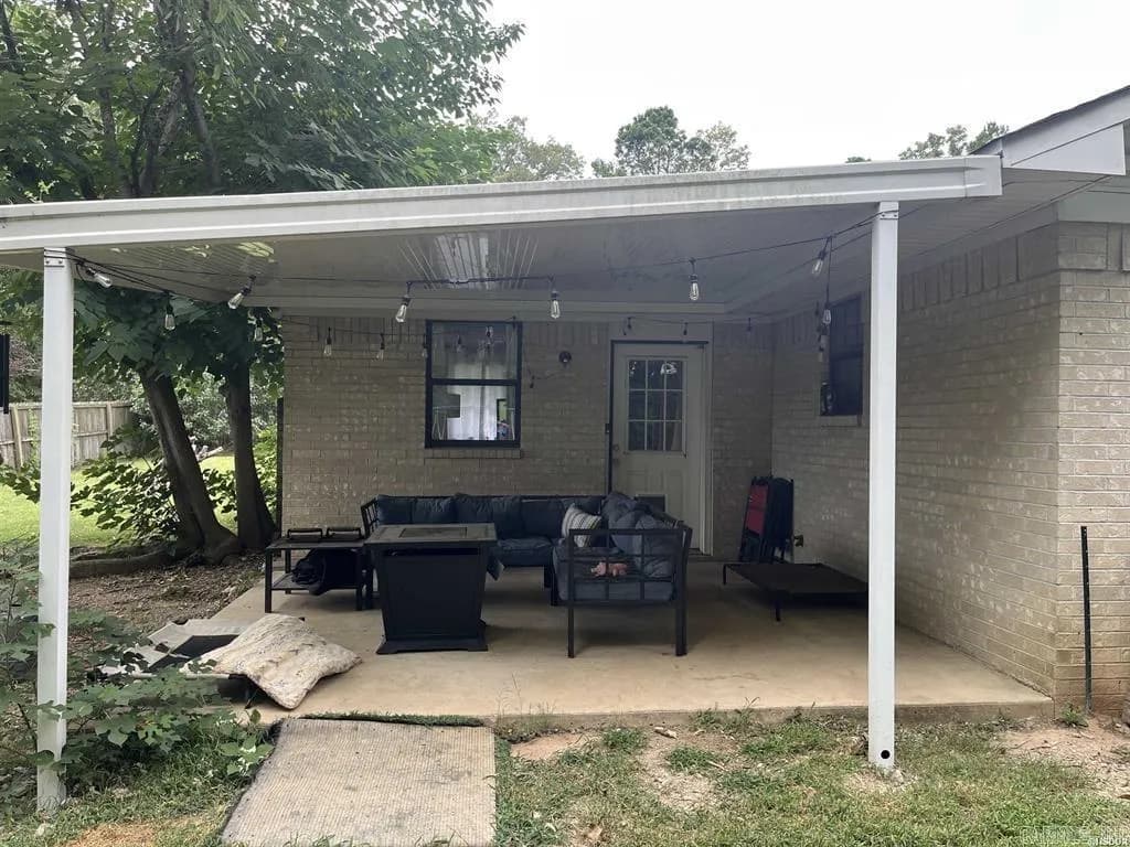 Property at 402  Riley - Image 35