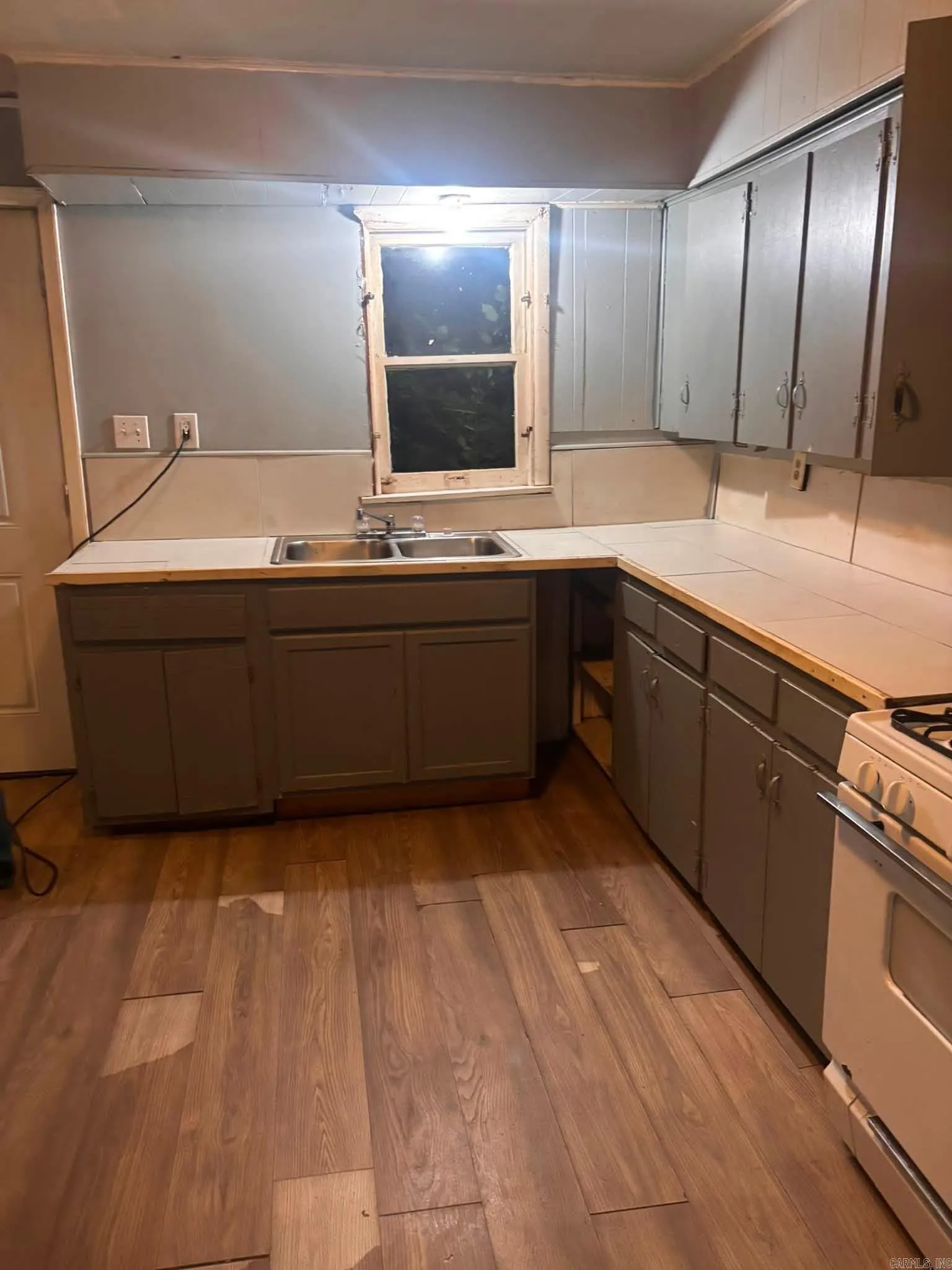 Property at 3000  Wolfe - Image 4