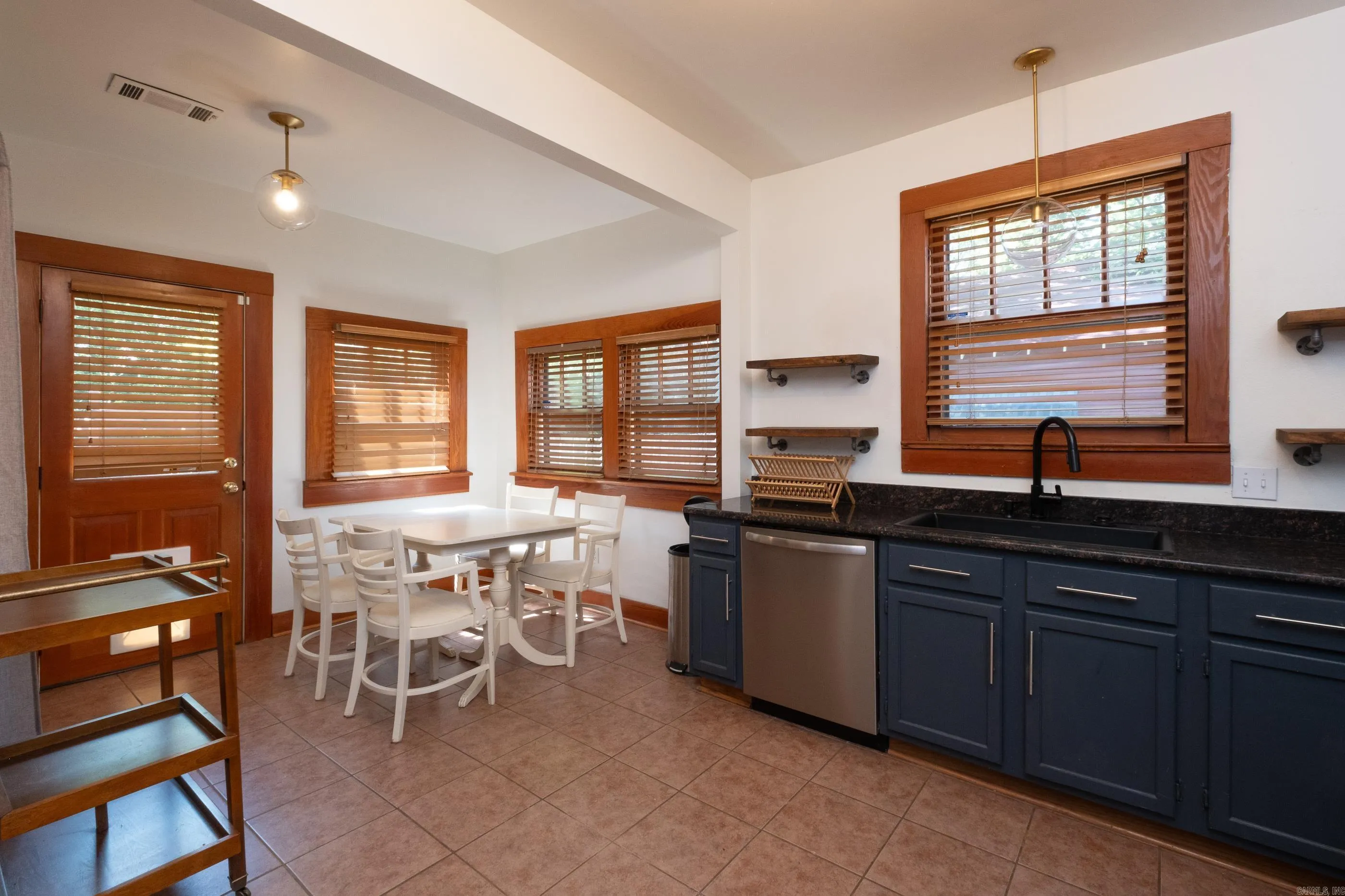 Property at 607  Willow - Image 30