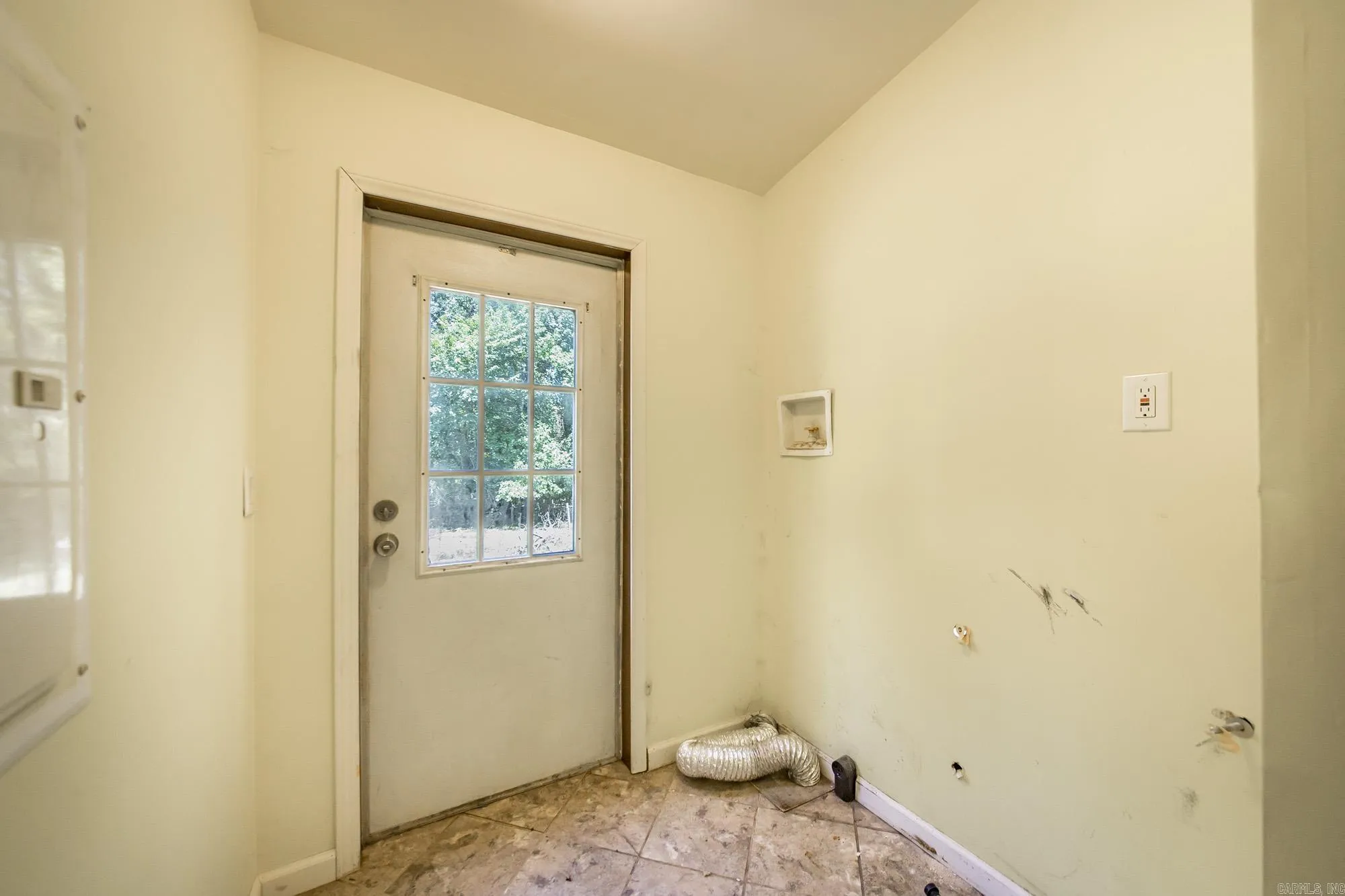 Property at 8  Richard - Image 23