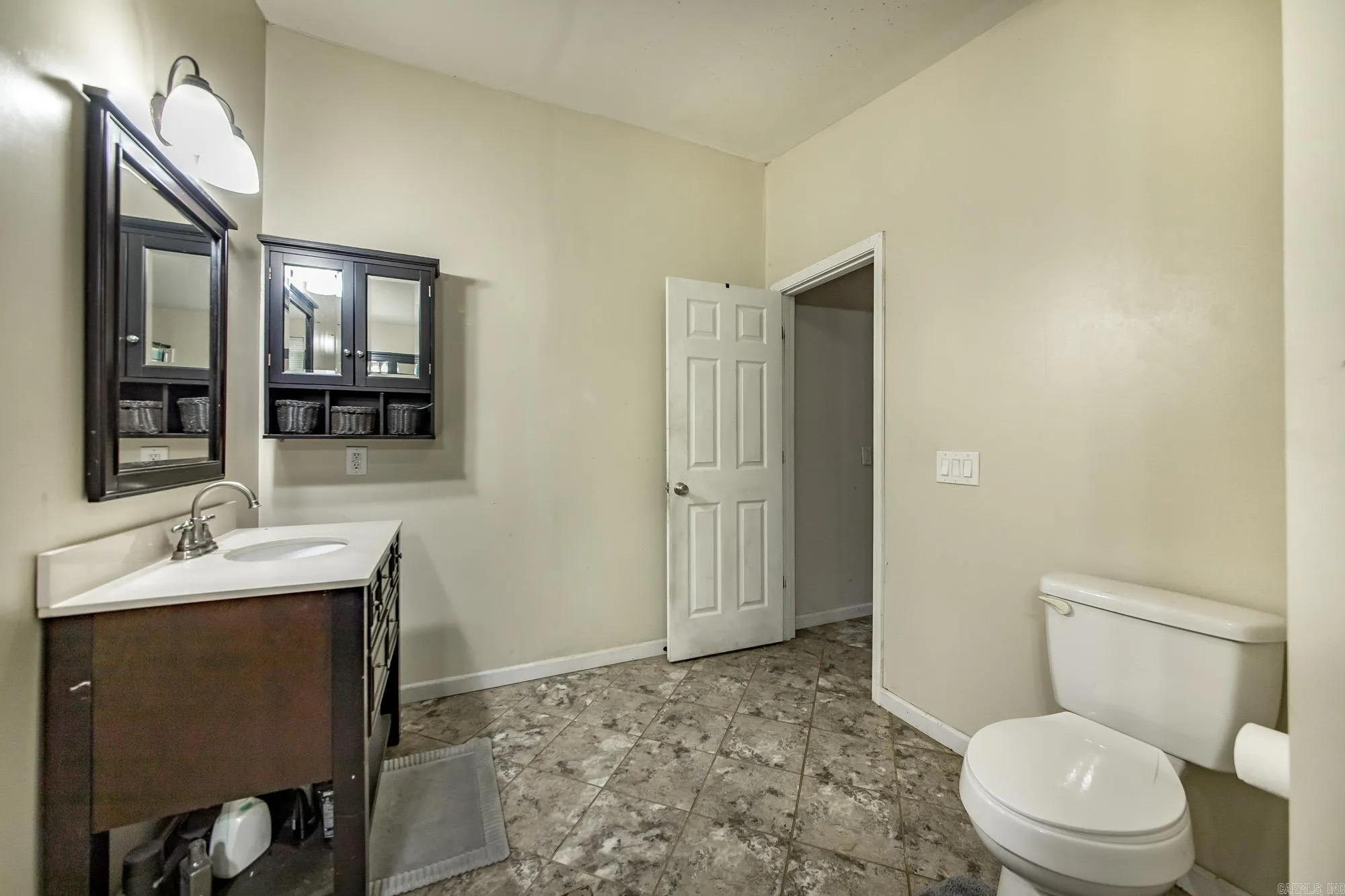 Property at 8  Richard - Image 18