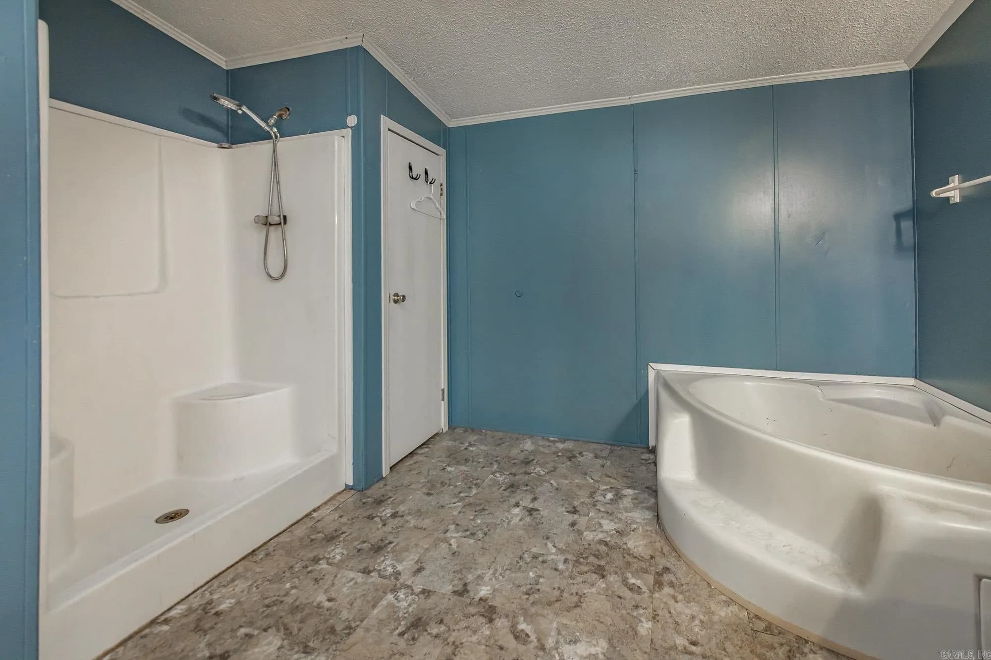Property at 8  Richard - Image 22