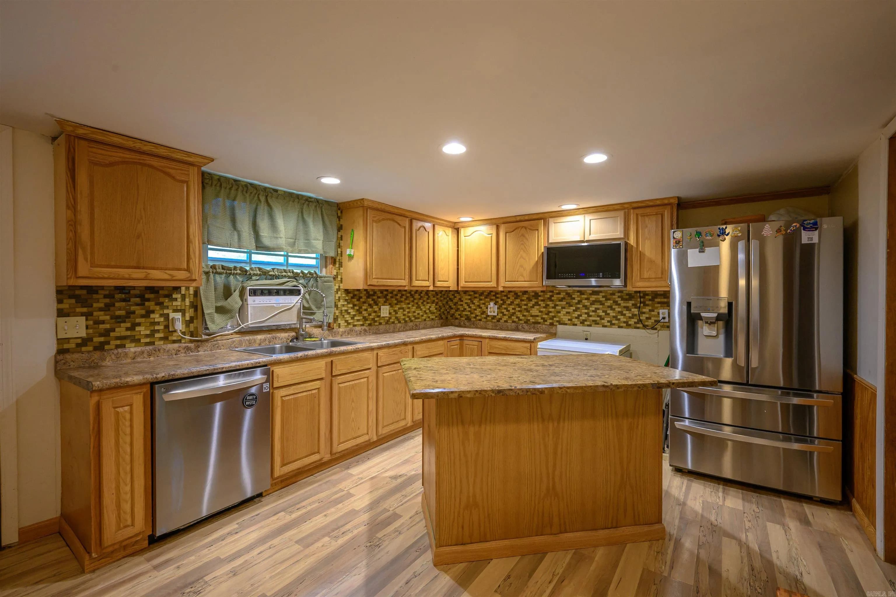 Property at 340 N Main - Image 8