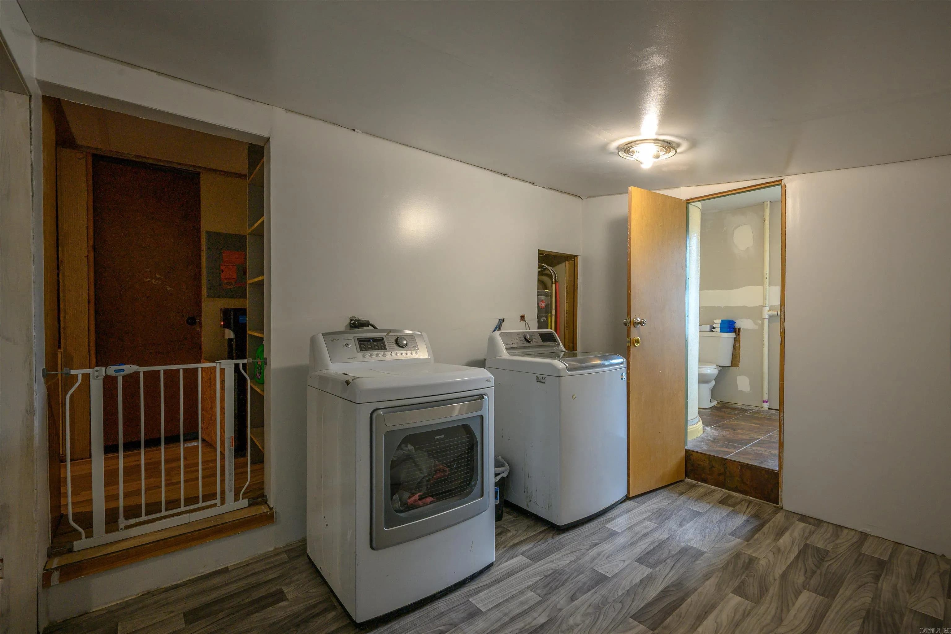 Property at 340 N Main - Image 24