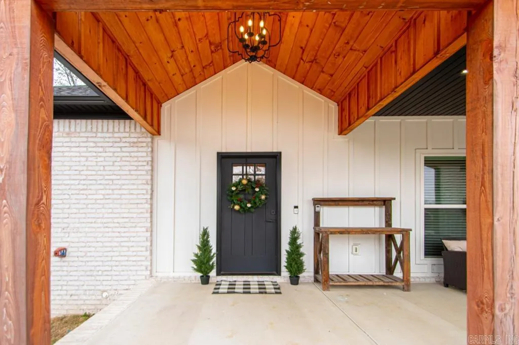 Property at 422  Highway 225 w - Image 4