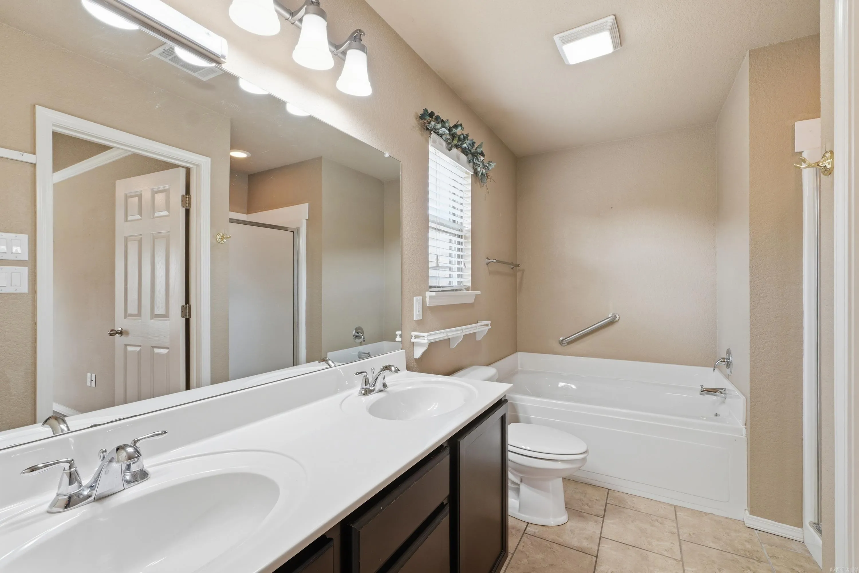 Property at 11  Dunwood - Image 11