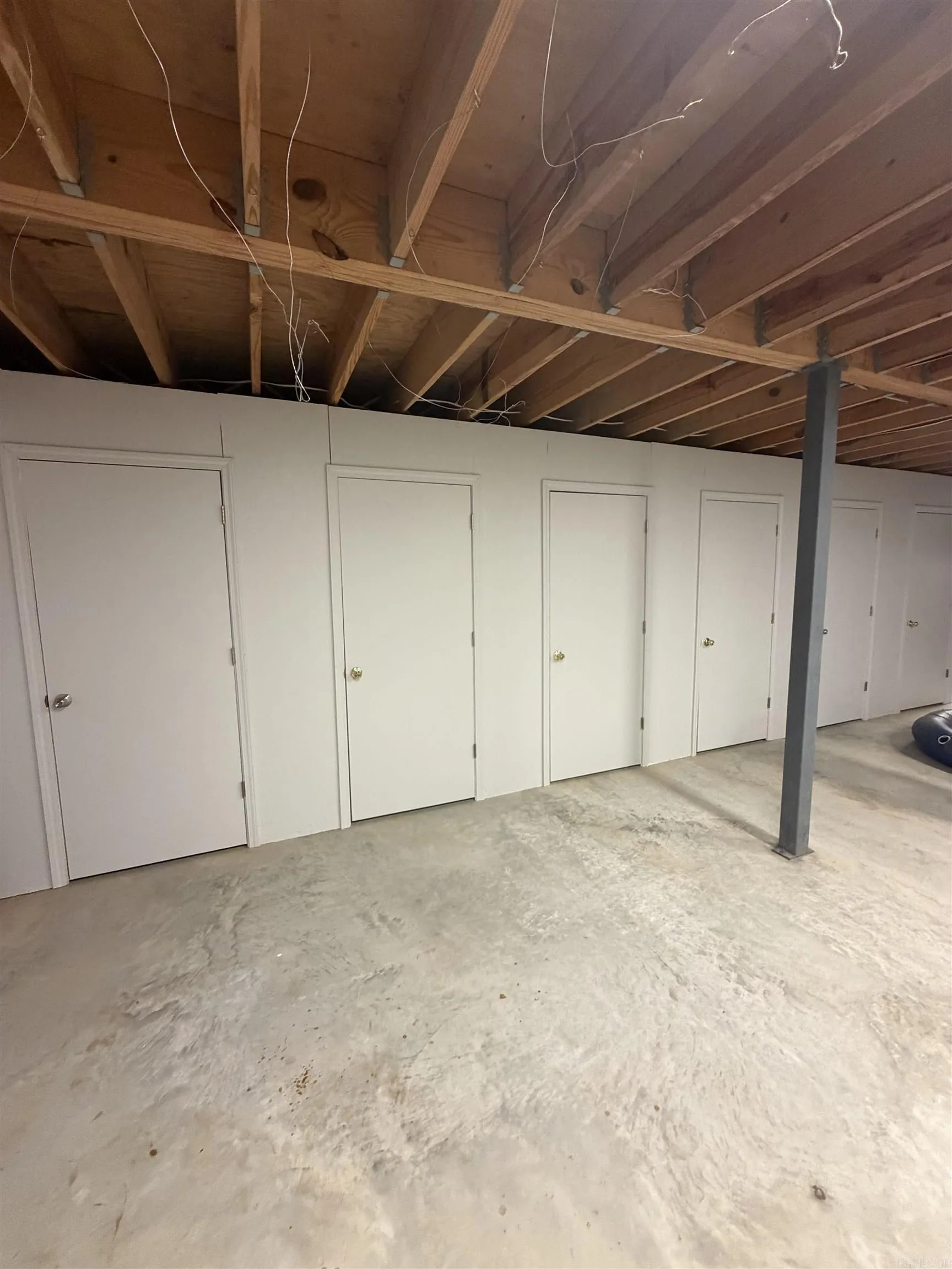 Property at 916  Sugar maple - Image 50