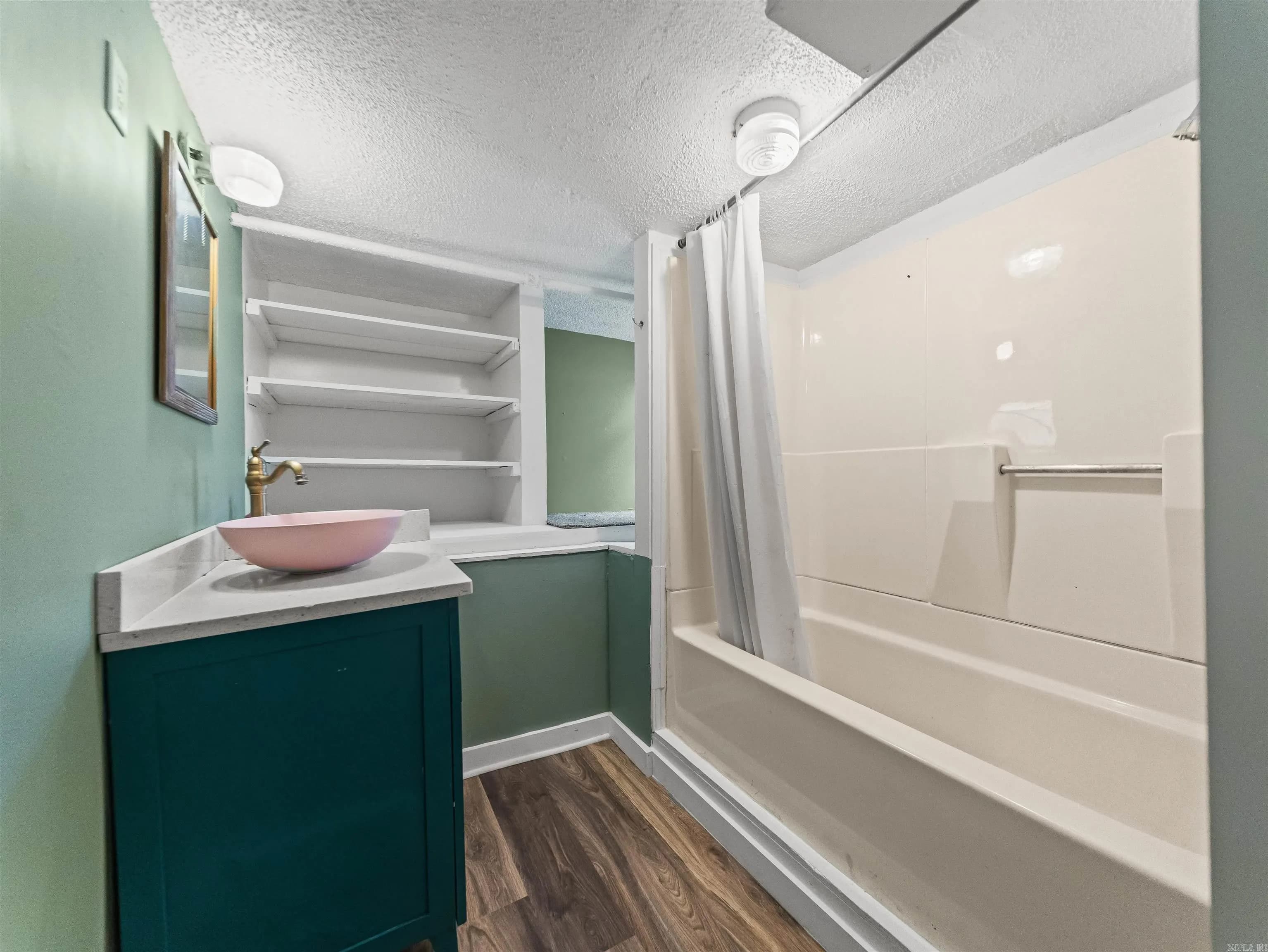 Property at 111  Greenway - Image 31