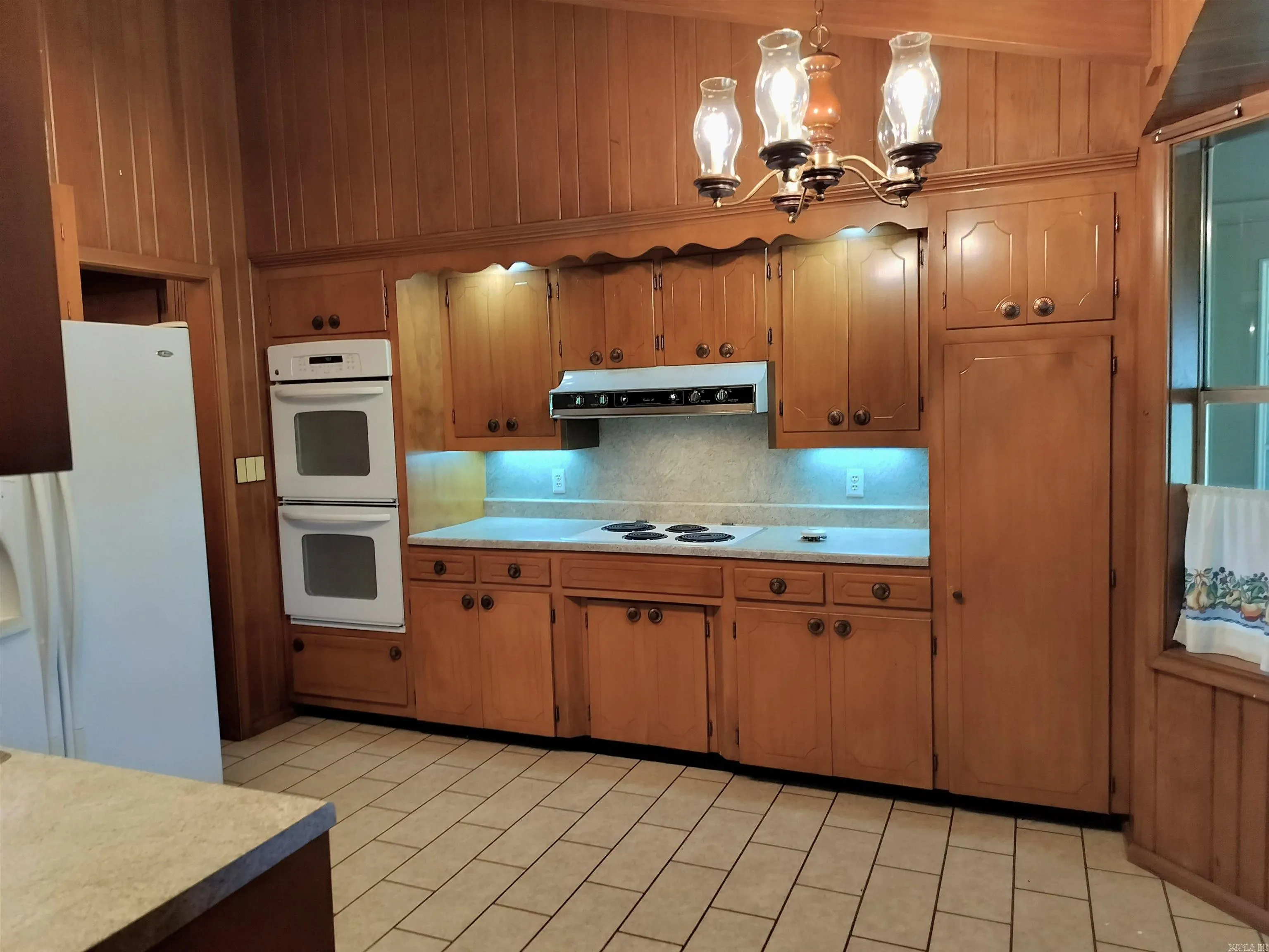 Property at 901  Poplar - Image 5