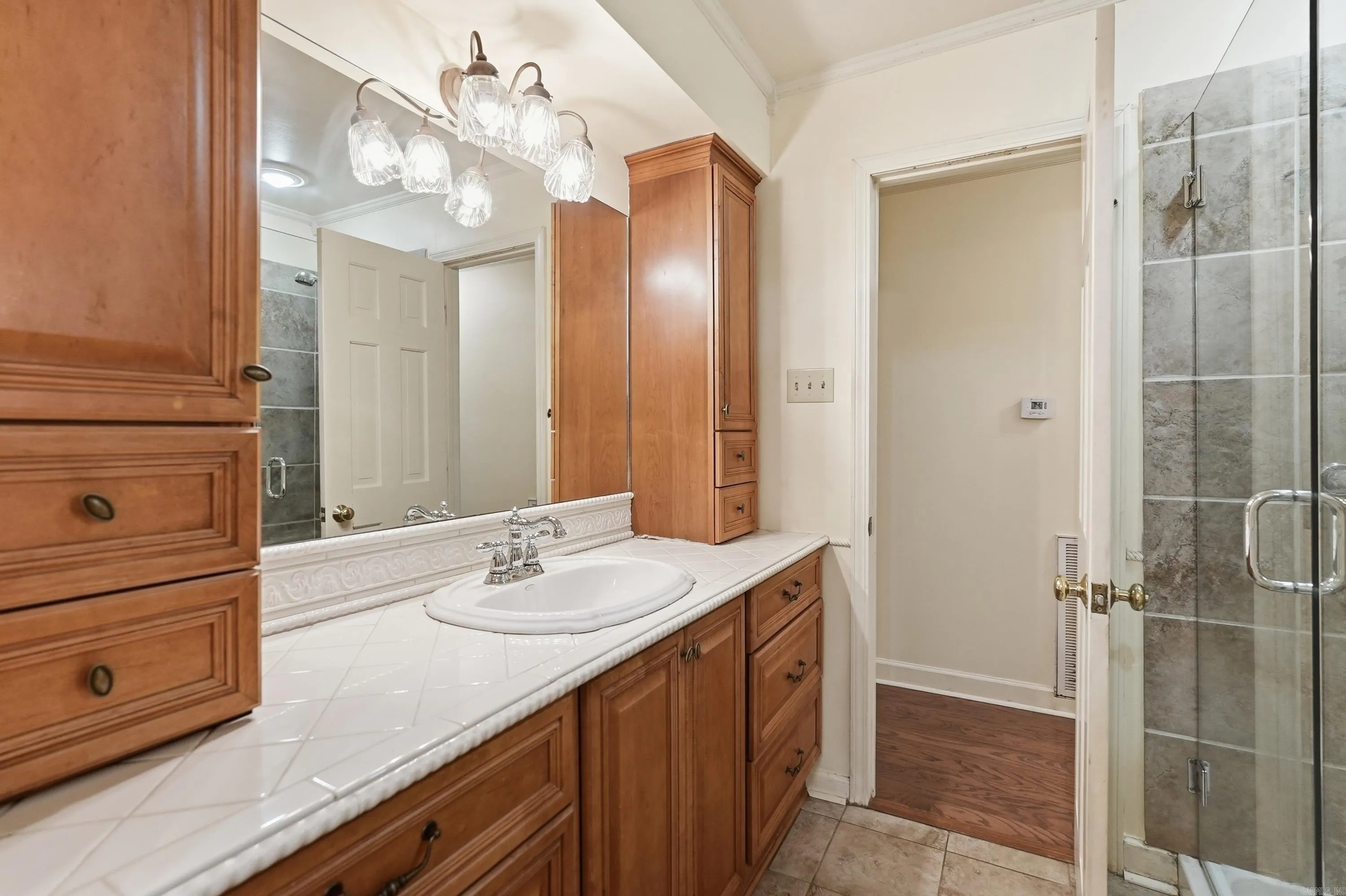 Property at 29  Rolling hills - Image 16